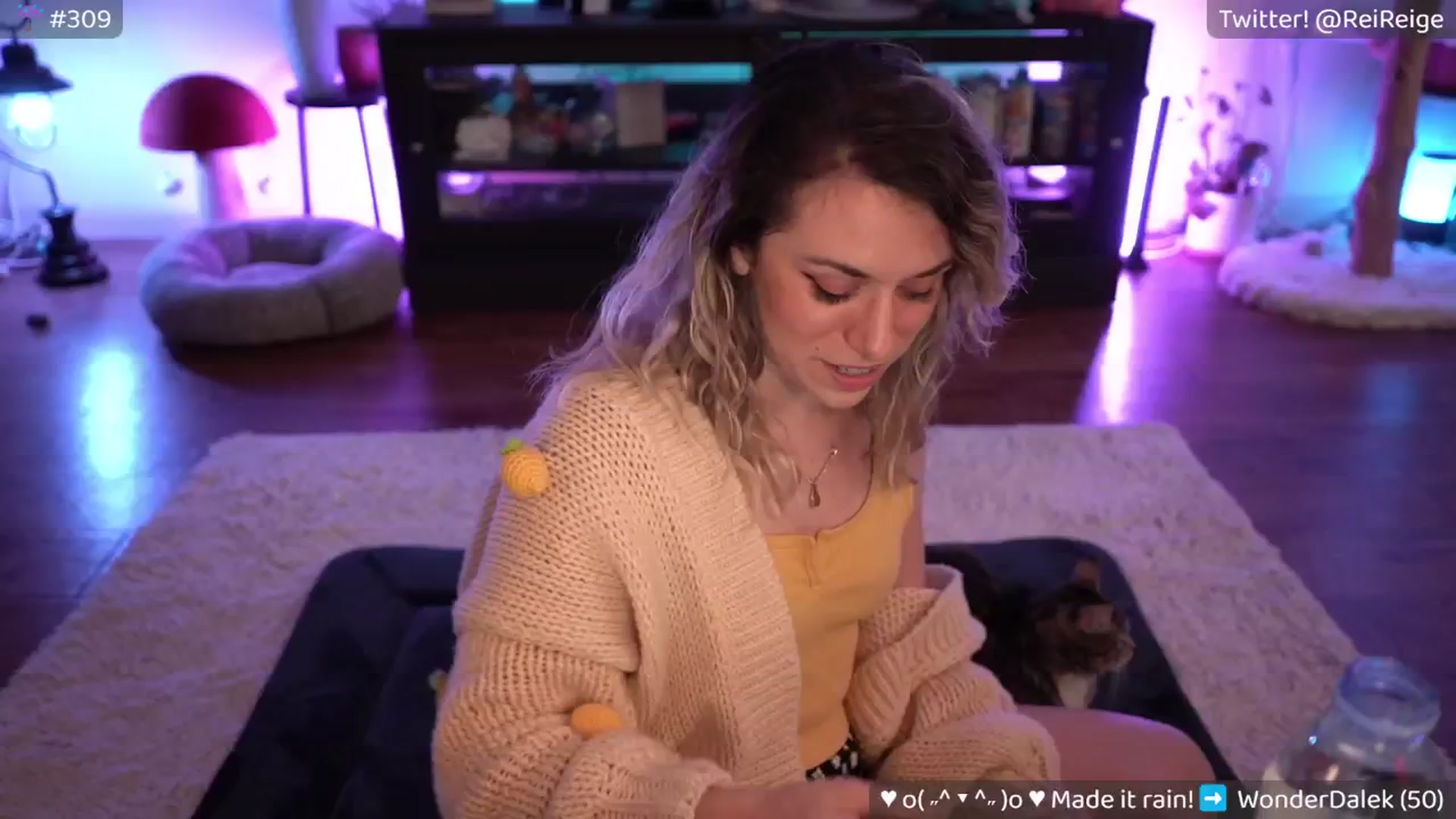 Gallery image thumbnail from Reige's myfreecams stream on, 04/19/2024, 08:21 image 8 of 20