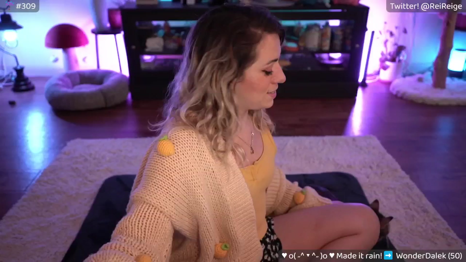 Gallery image thumbnail from Reige's myfreecams stream on, 04/19/2024, 08:21 image 7 of 20