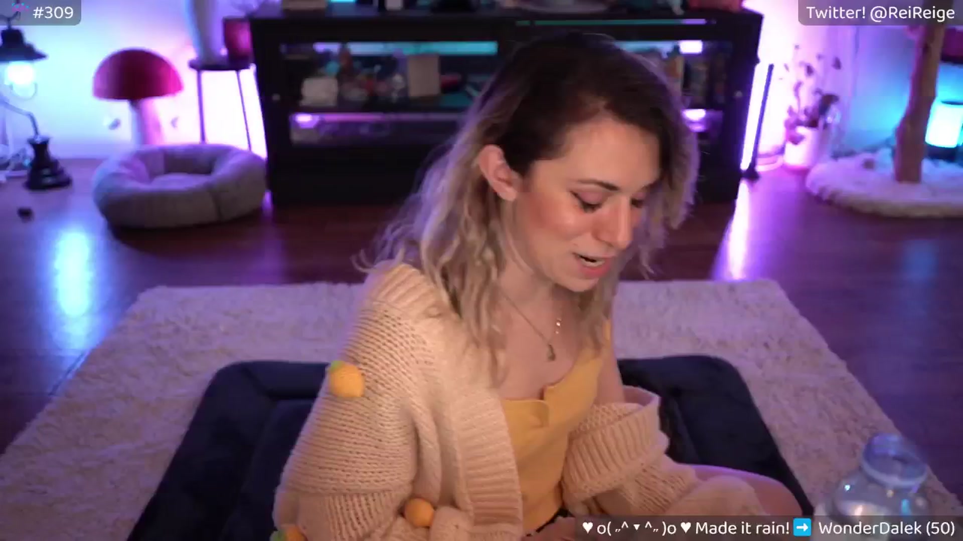 Gallery image thumbnail from Reige's myfreecams stream on, 04/19/2024, 08:21 image 9 of 20
