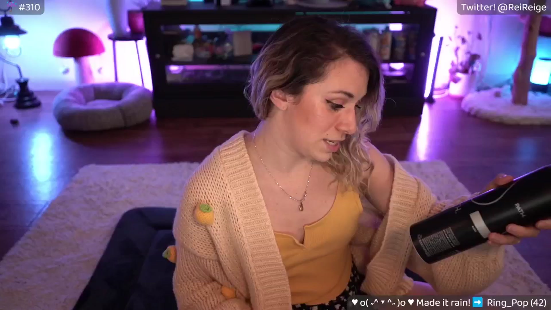 Gallery image thumbnail from Reige's myfreecams stream on, 04/19/2024, 08:21 image 2 of 20
