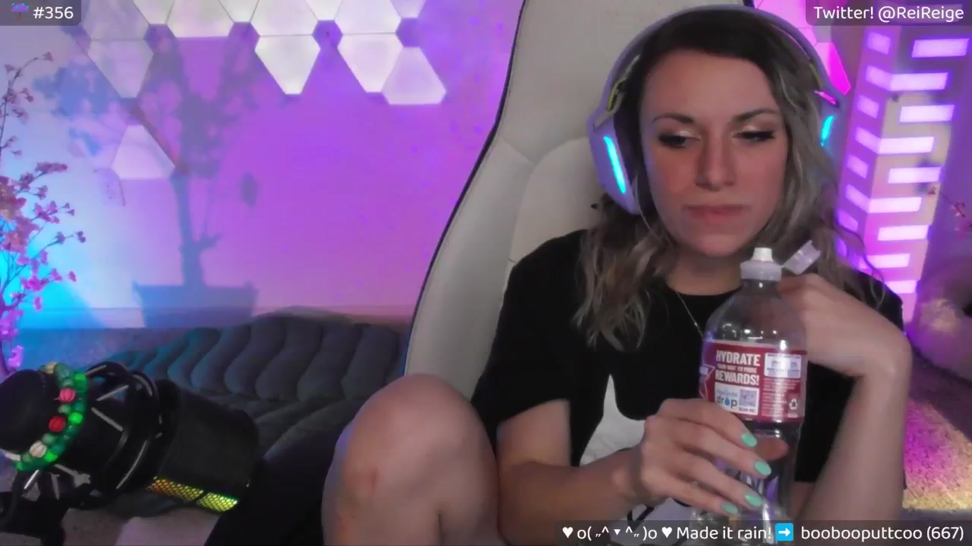 Gallery image thumbnail from Reige's myfreecams stream on, 04/28/2024, 08:15 image 4 of 20