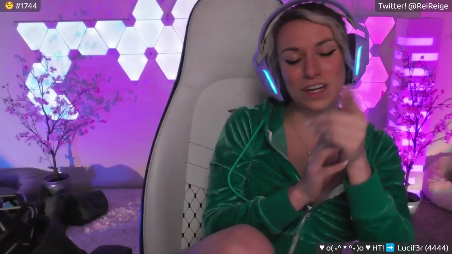 Gallery image thumbnail from Reige's myfreecams stream on, 06/13/2024, 07:20 image 3 of 20