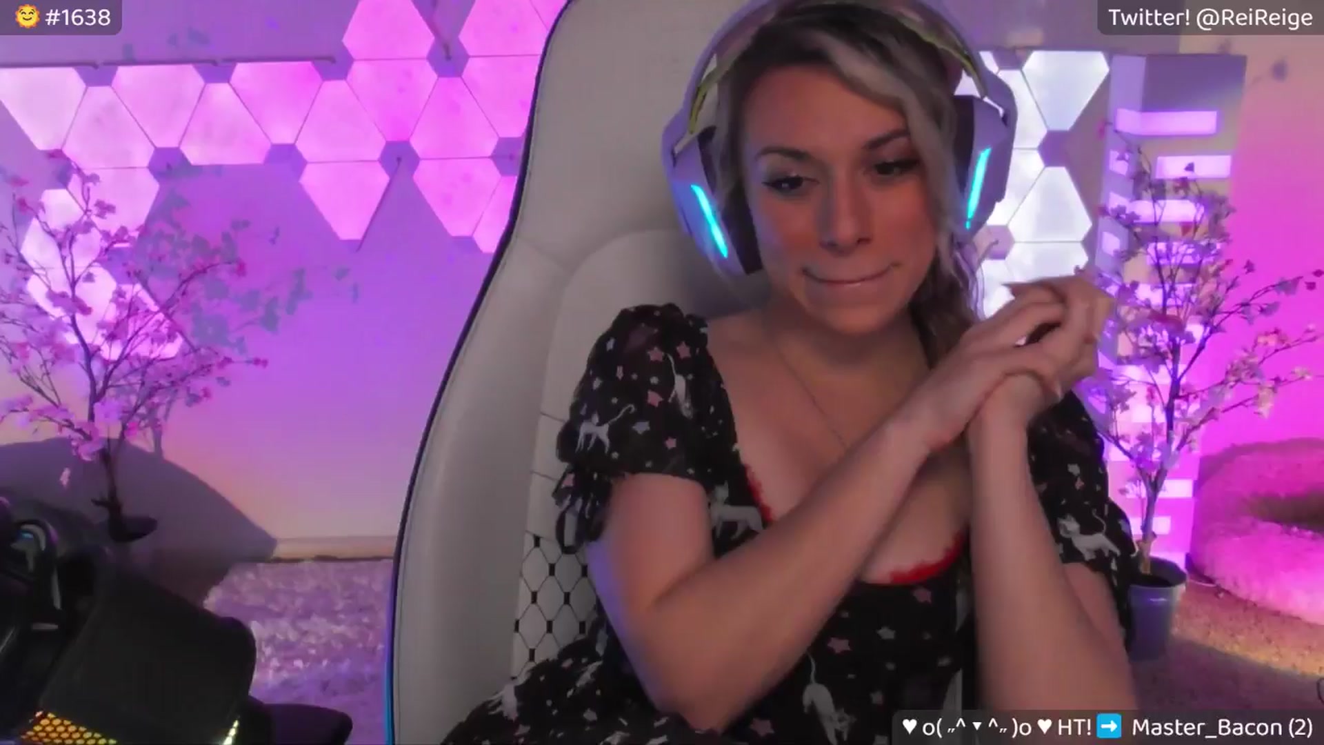 Gallery image thumbnail from Reige's myfreecams stream on, 06/14/2024, 11:12 image 1 of 20