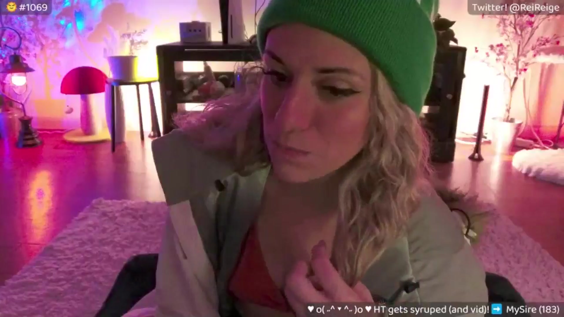 Gallery image thumbnail from Reige's myfreecams stream on, 07/03/2024, 09:38 image 16 of 20