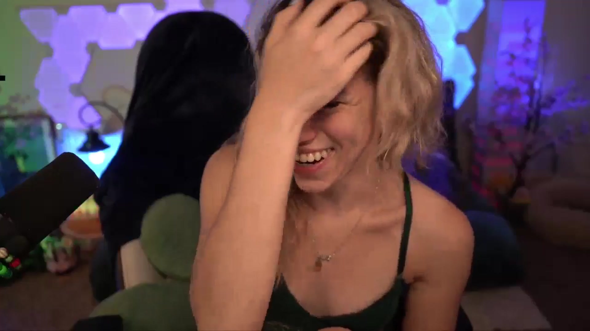 Gallery image thumbnail from Reige's myfreecams stream on, 08/24/2024, 09:49 image 2 of 20