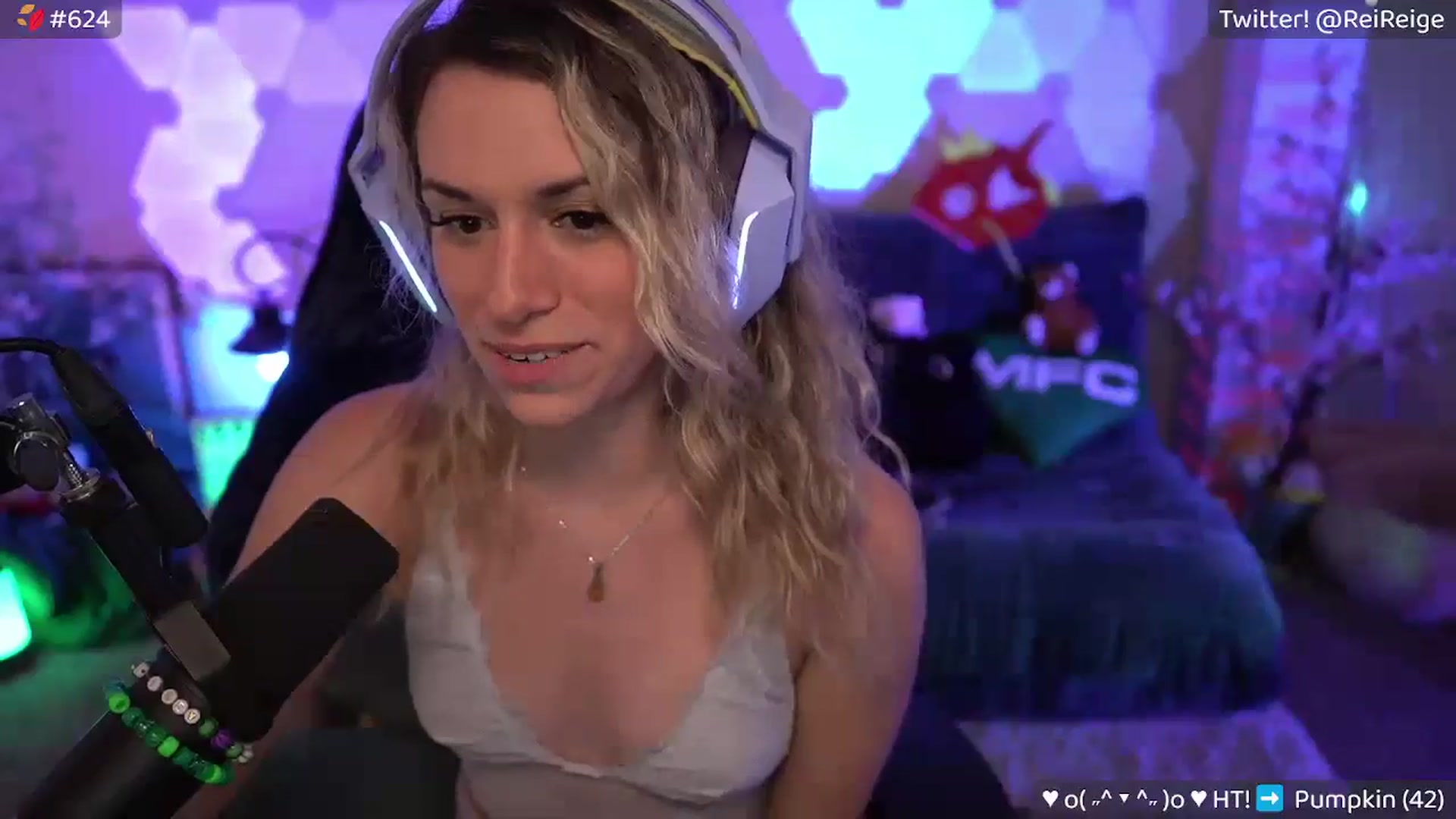Gallery image thumbnail from Reige's myfreecams stream on, 09/18/2024, 07:07 image 6 of 20