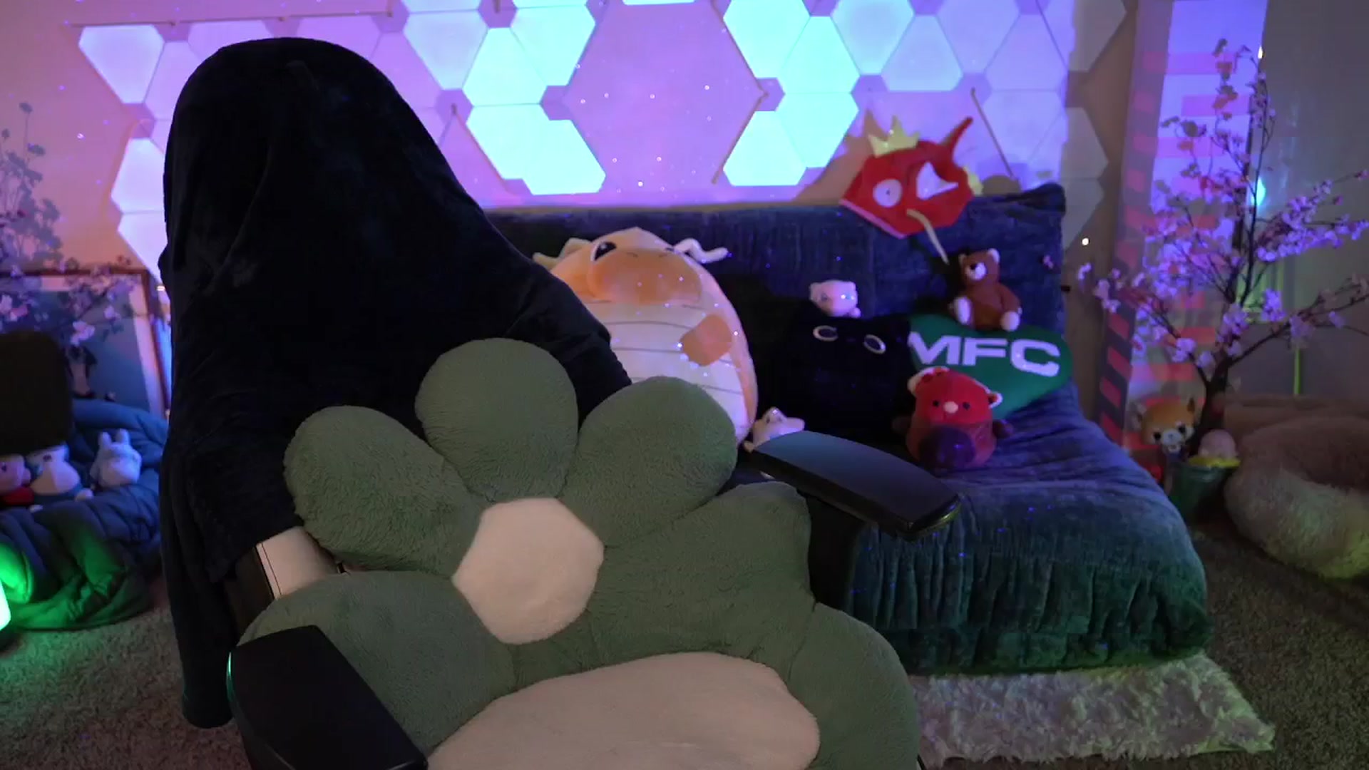 Gallery image thumbnail from Reige's myfreecams stream on, 09/18/2024, 09:12 image 6 of 20
