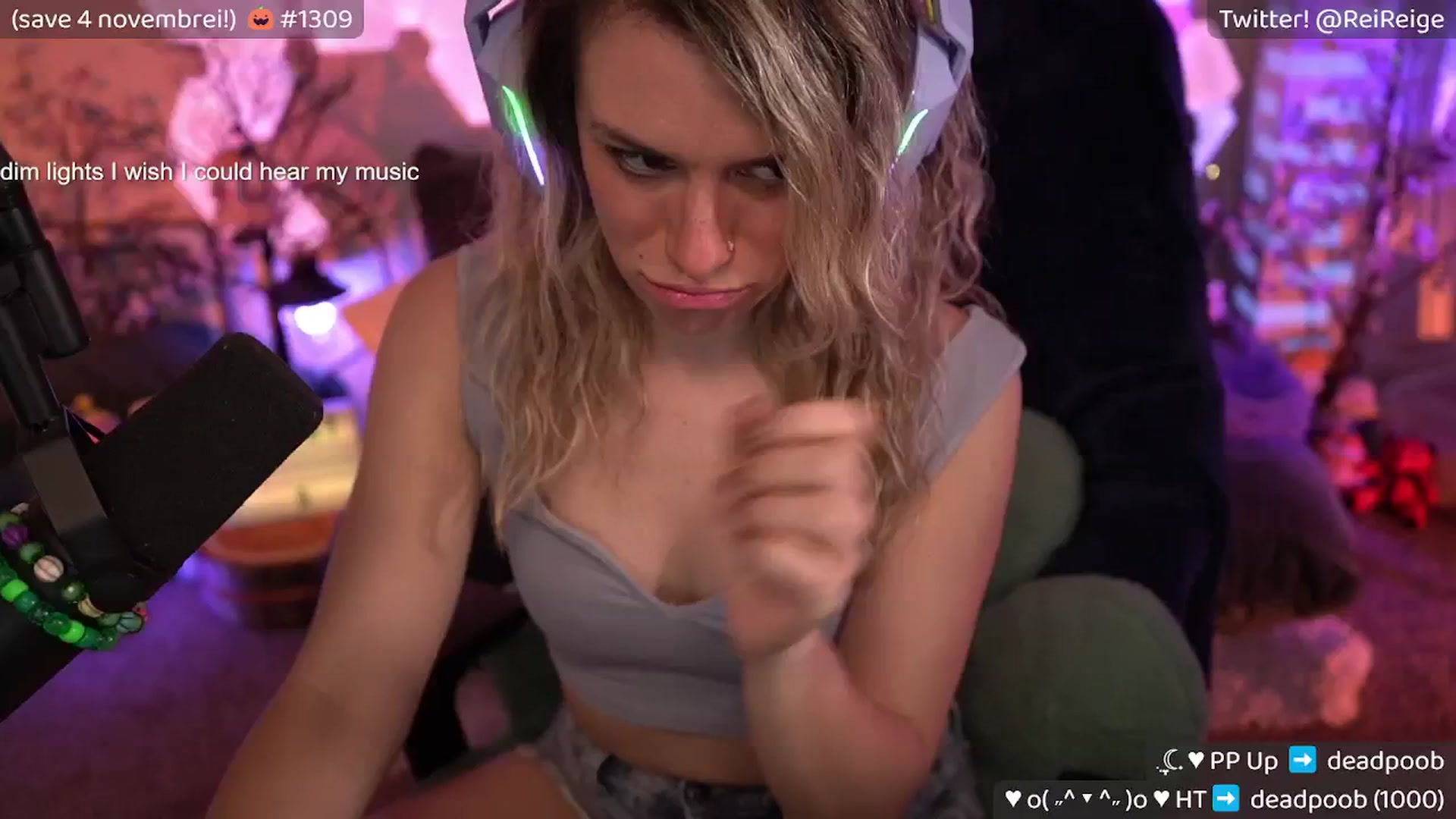 Gallery image thumbnail from Reige's myfreecams stream on, 10/19/2024, 06:51 image 18 of 20
