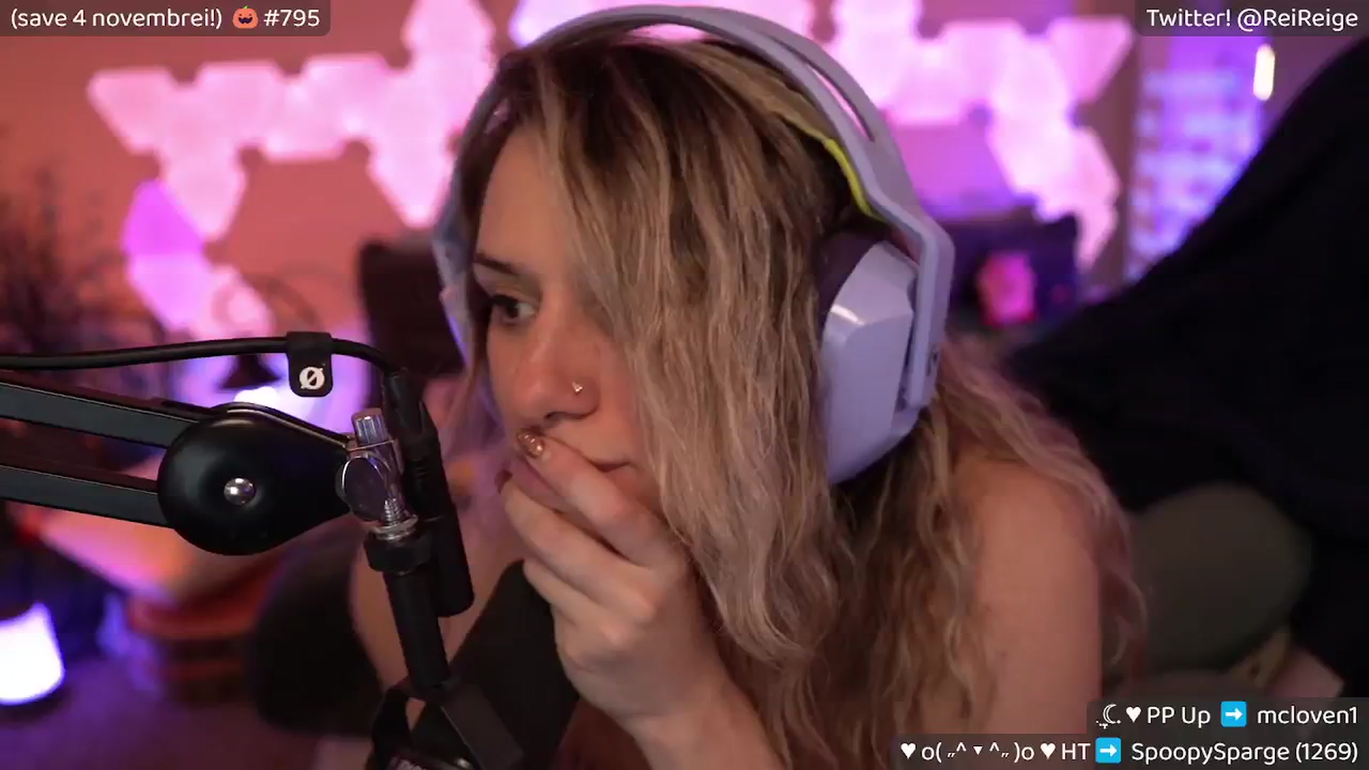 Gallery image thumbnail from Reige's myfreecams stream on, 10/19/2024, 11:24 image 12 of 20