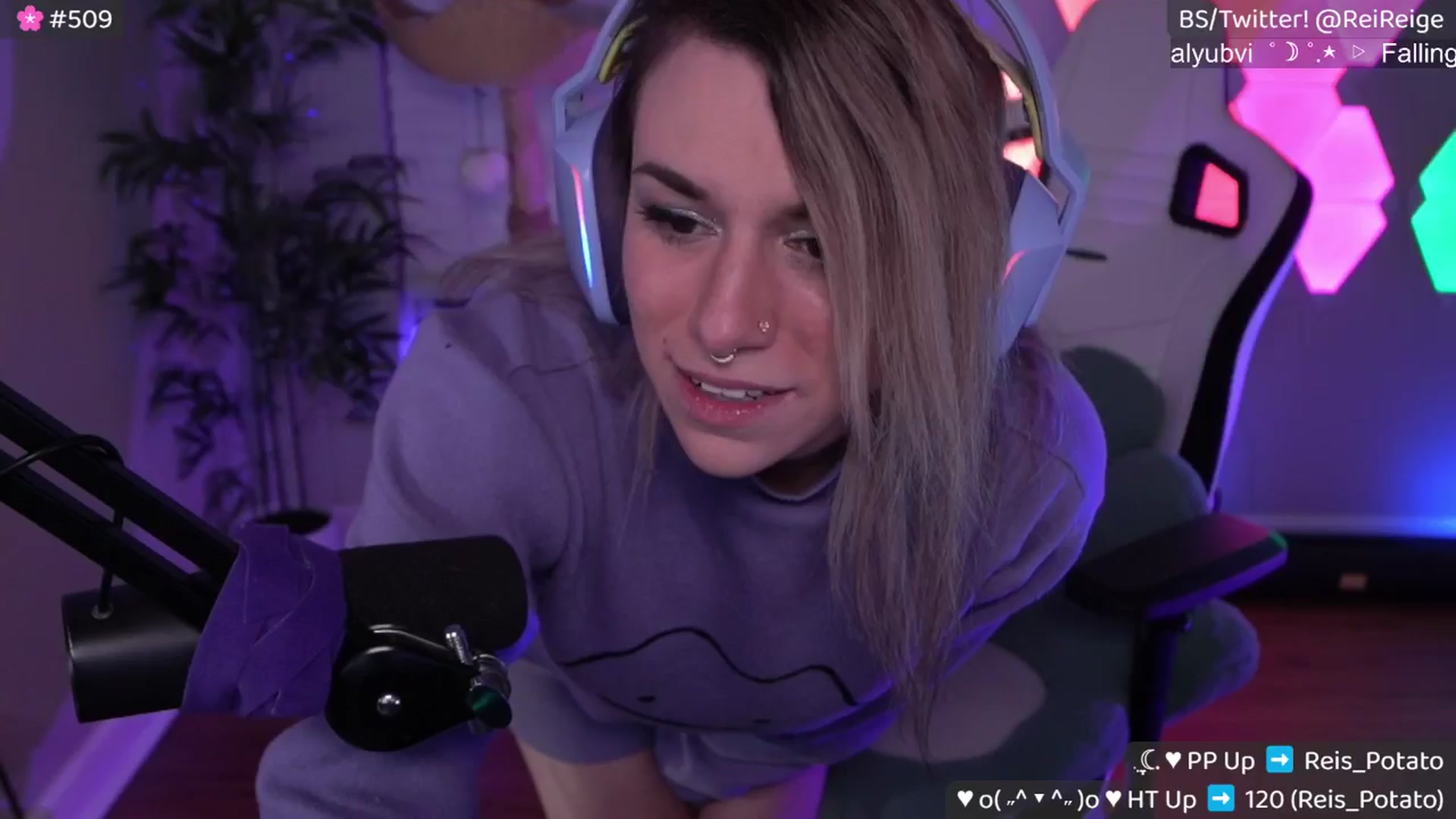Gallery image thumbnail from Reige's myfreecams stream on, 05/06/2025, 10:58 image 2 of 20
