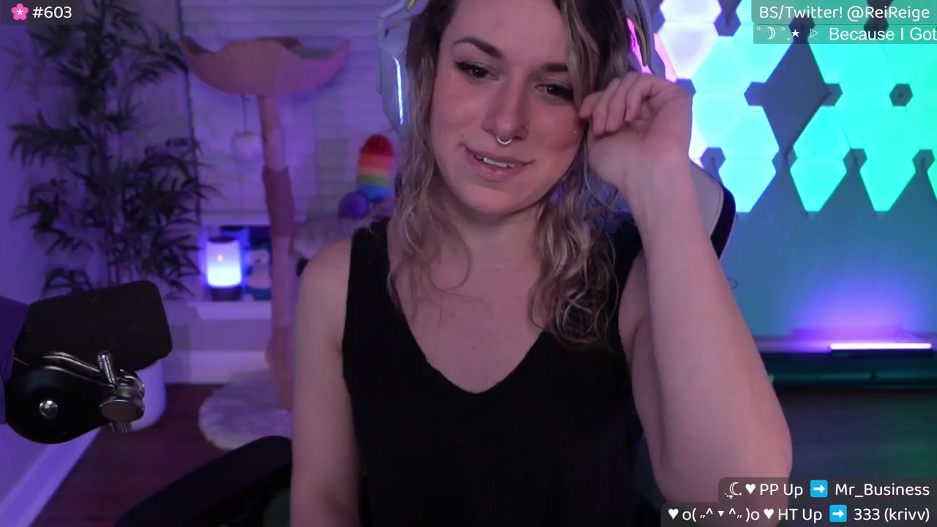 Gallery image thumbnail from Reige's myfreecams stream on, 05/08/2025, 10:38 image 4 of 20