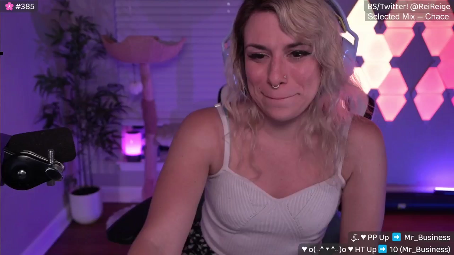 Gallery image thumbnail from Reige's myfreecams stream on, 05/31/2025, 09:15 image 3 of 20