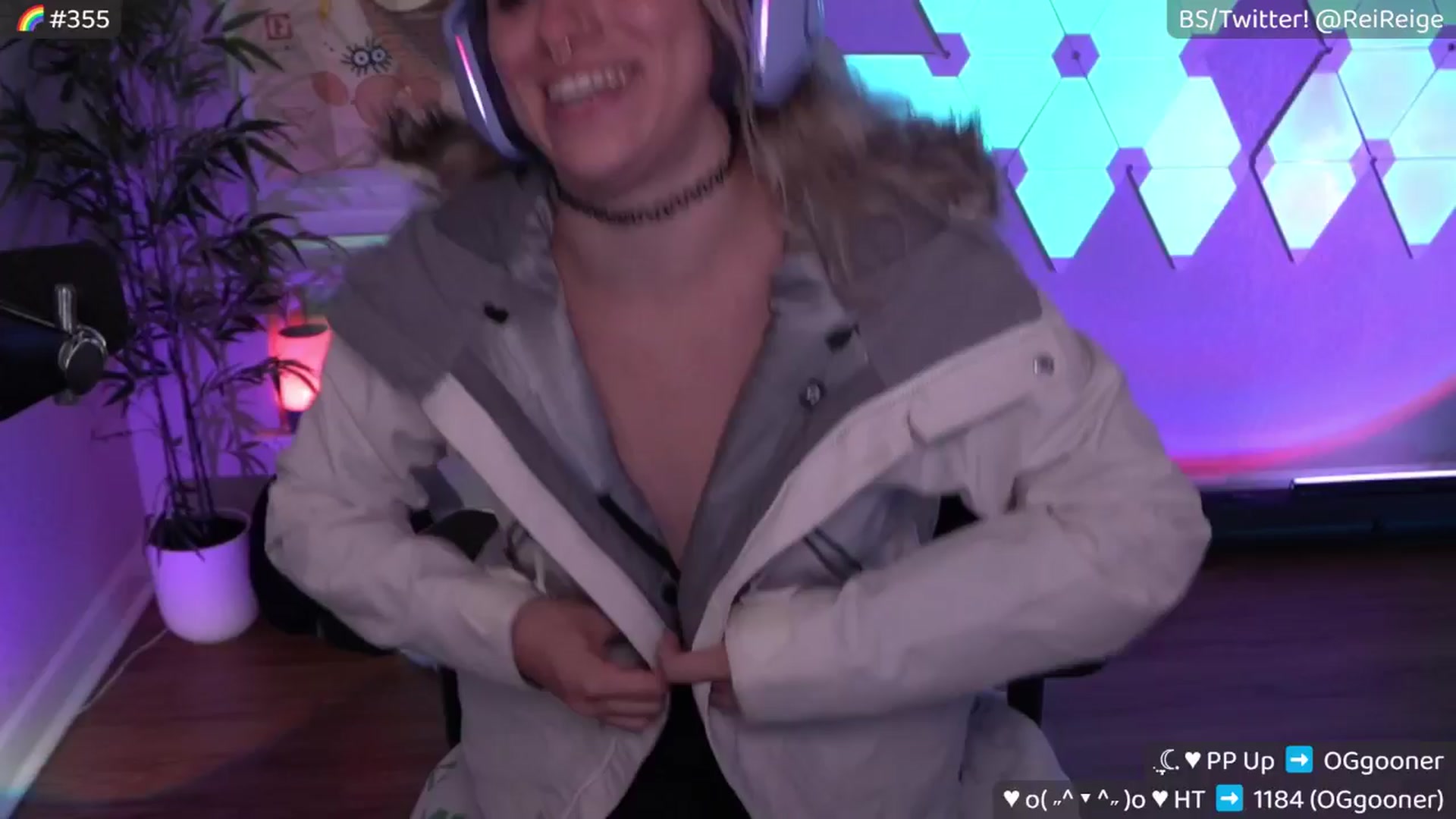 Gallery image thumbnail from Reige's myfreecams stream on, 06/27/2025, 14:29 image 13 of 20