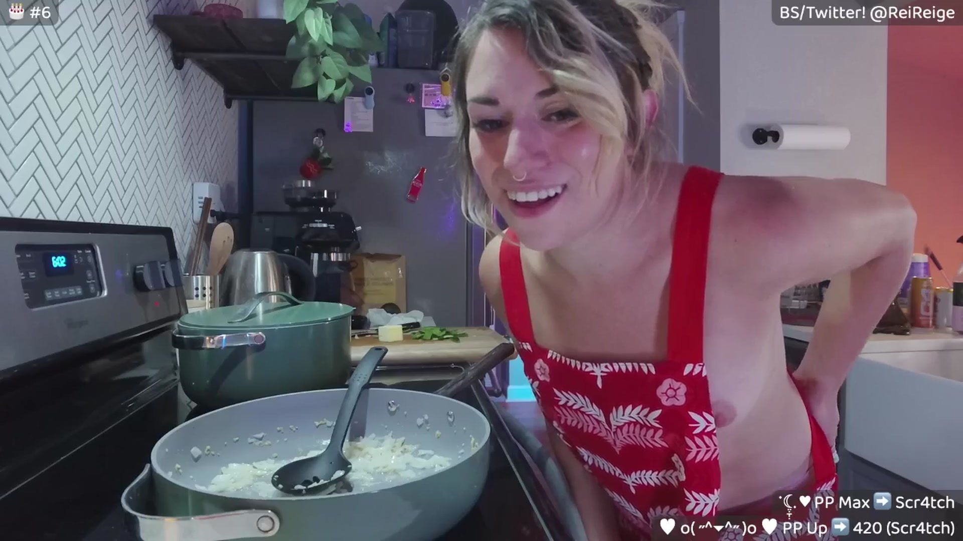 Gallery image thumbnail from Reige's myfreecams stream on, 11/05/2025, 12:43 image 18 of 20