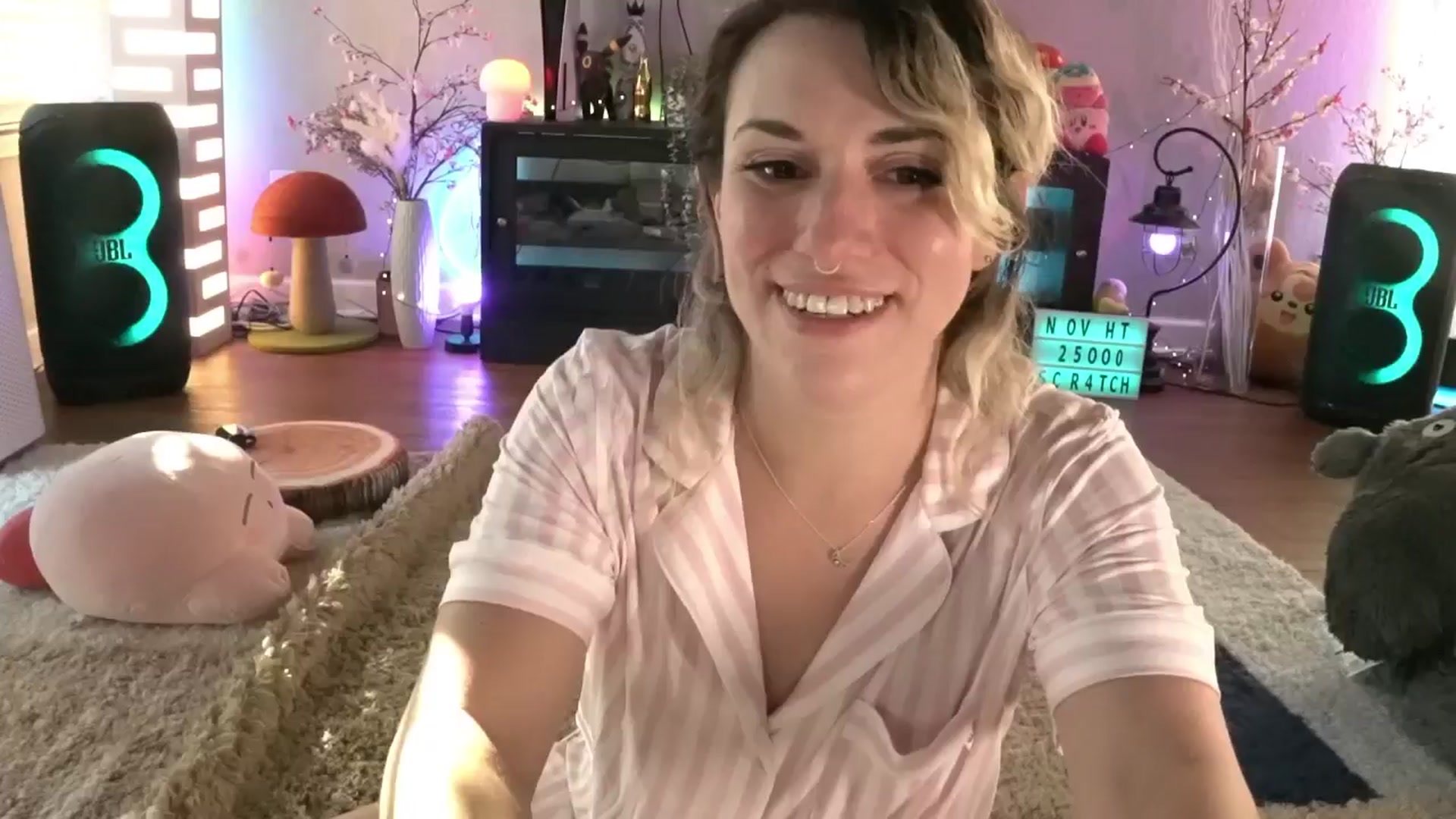 Gallery image thumbnail from Reige's myfreecams stream on, 11/25/2025, 15:41 image 9 of 20