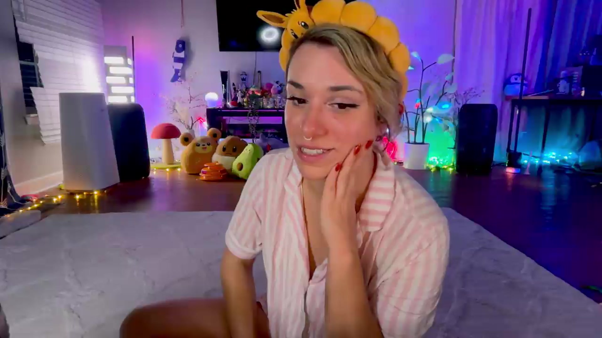 Gallery image thumbnail from Reige's myfreecams stream on, 08/11/2026, 11:09 image 13 of 20
