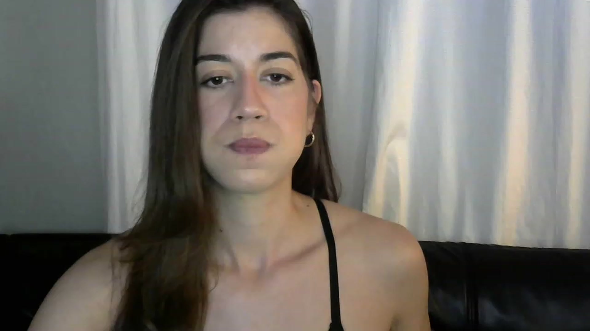 Gallery image thumbnail from ReinaVictoria's myfreecams stream on, 12/01/2022, 16:37 image 12 of 20