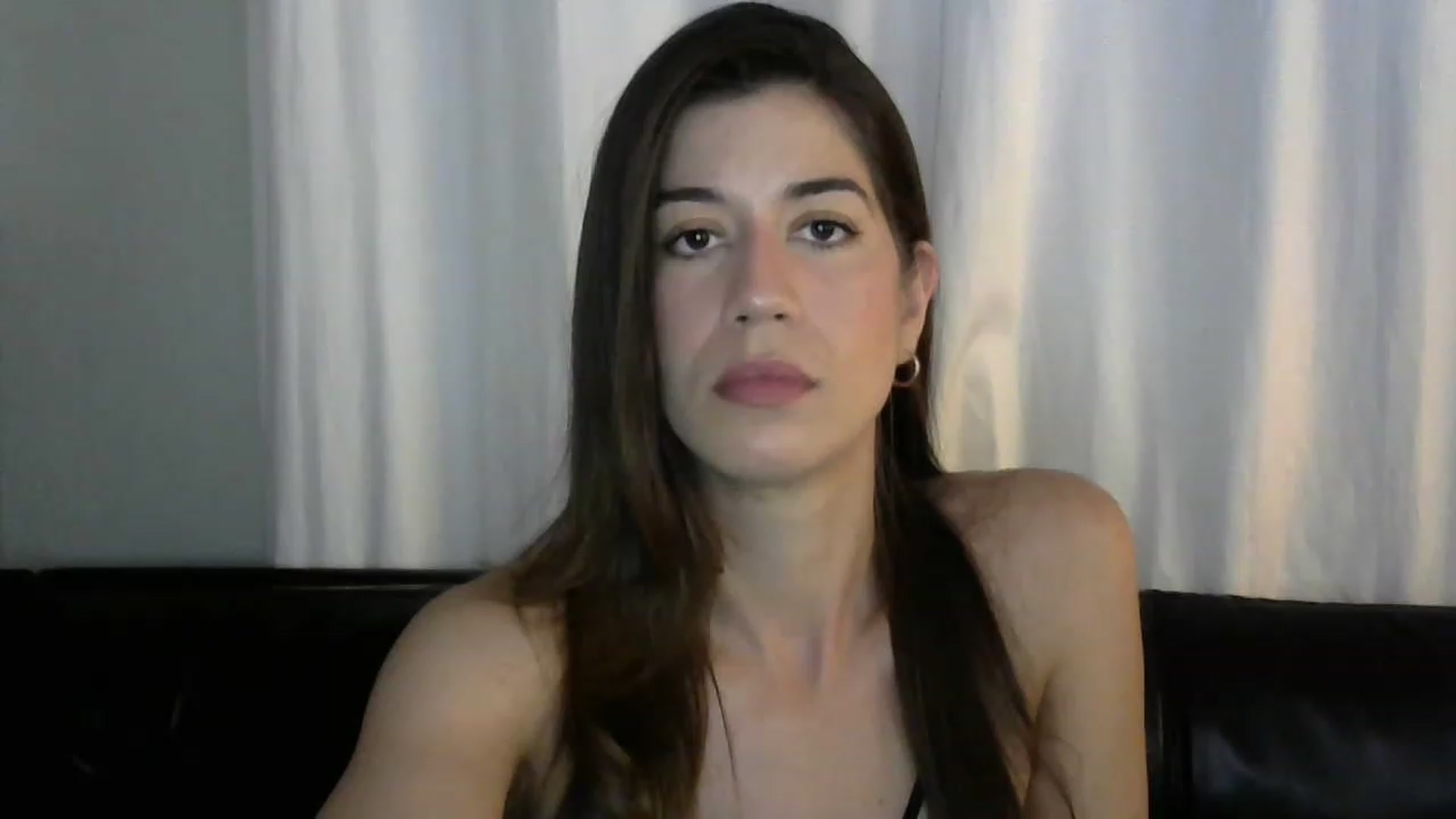 Gallery image thumbnail from ReinaVictoria's myfreecams stream on, 12/01/2022, 16:37 image 15 of 20