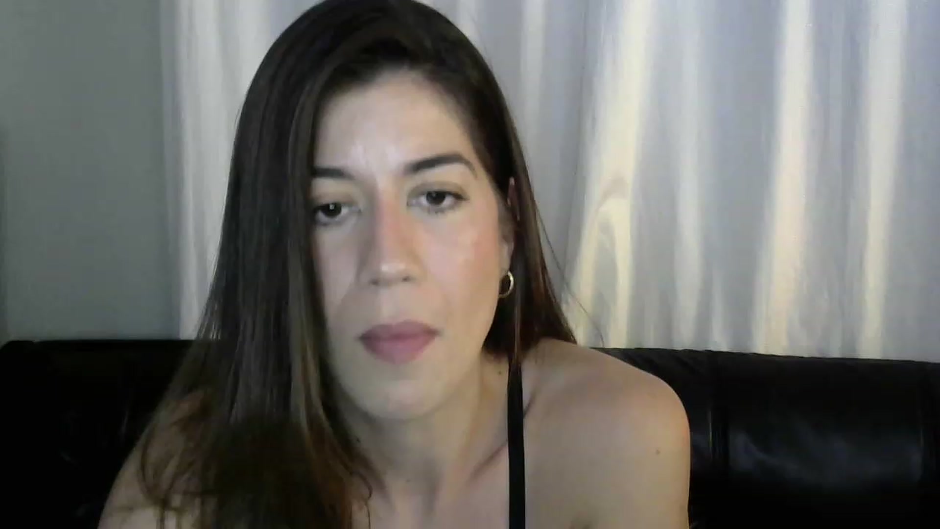 Gallery image thumbnail from ReinaVictoria's myfreecams stream on, 12/01/2022, 17:11 image 17 of 20