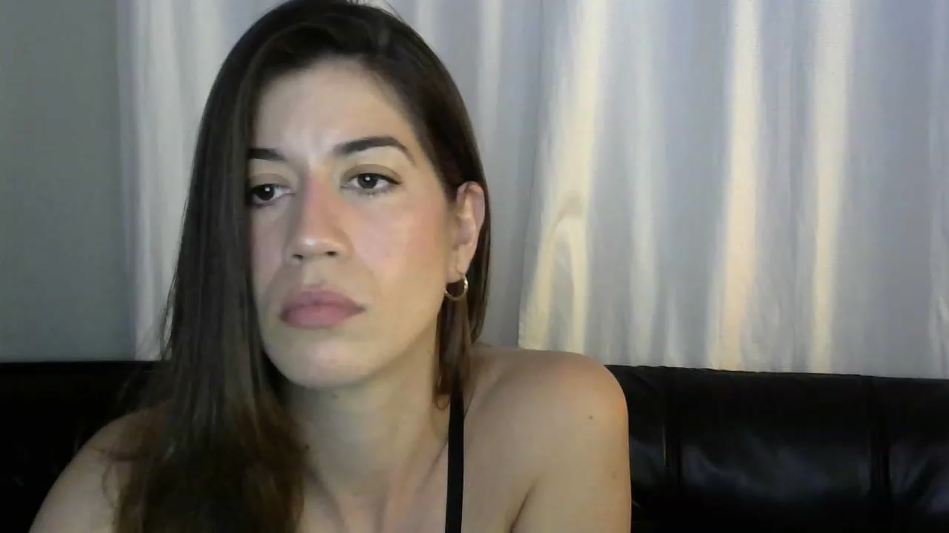 Gallery image thumbnail from ReinaVictoria's myfreecams stream on, 12/01/2022, 17:11 image 1 of 20