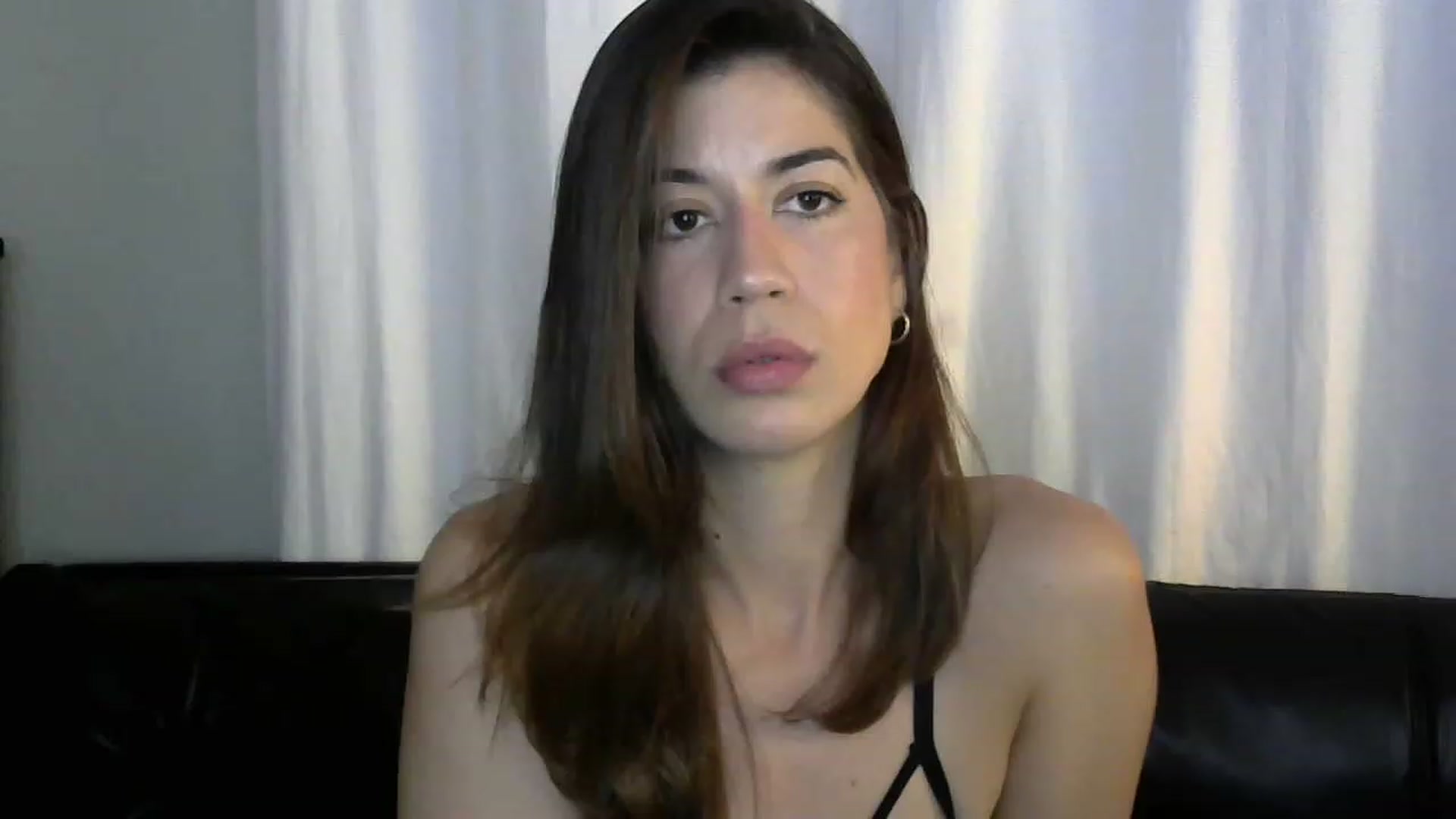 Gallery image thumbnail from ReinaVictoria's myfreecams stream on, 12/01/2022, 17:11 image 6 of 20