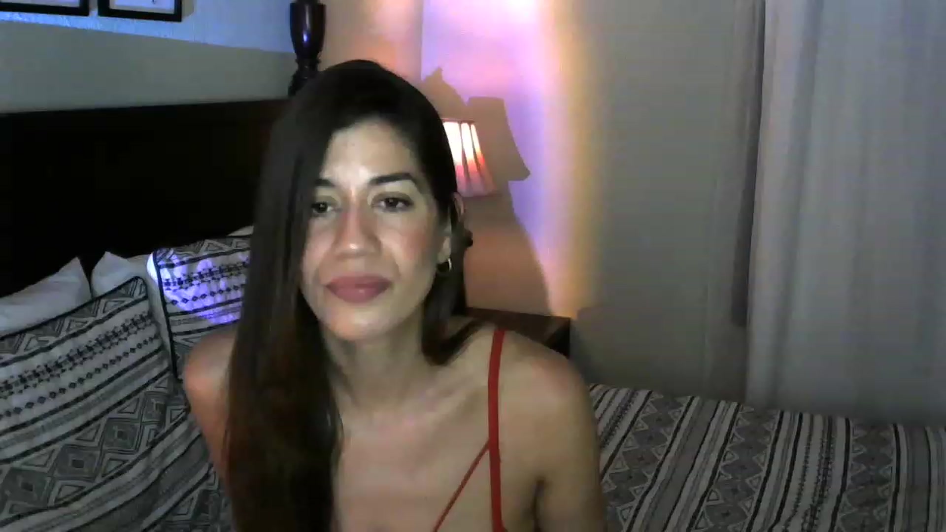Gallery image thumbnail from ReinaVictoria's myfreecams stream on, 12/04/2022, 02:49 image 9 of 20