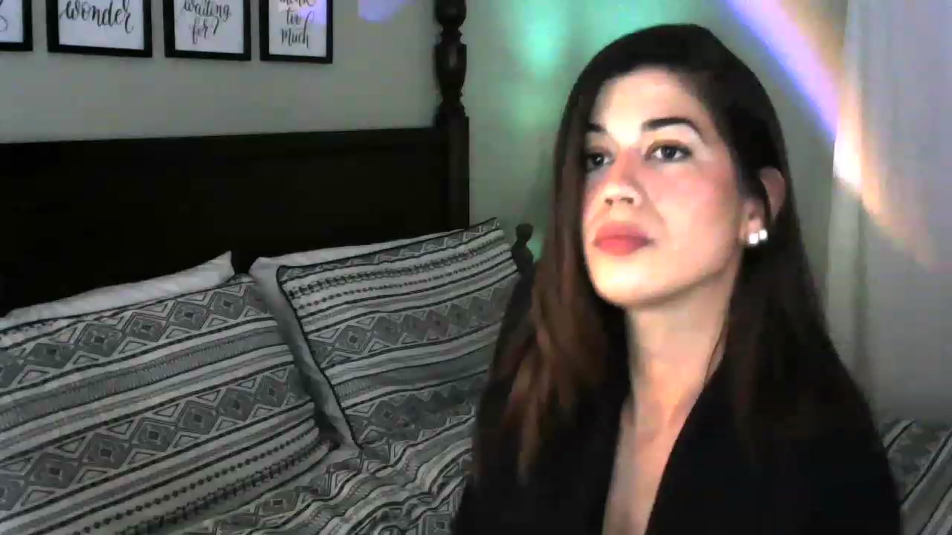 Gallery image thumbnail from ReinaVictoria's myfreecams stream on, 12/06/2022, 17:18 image 15 of 20