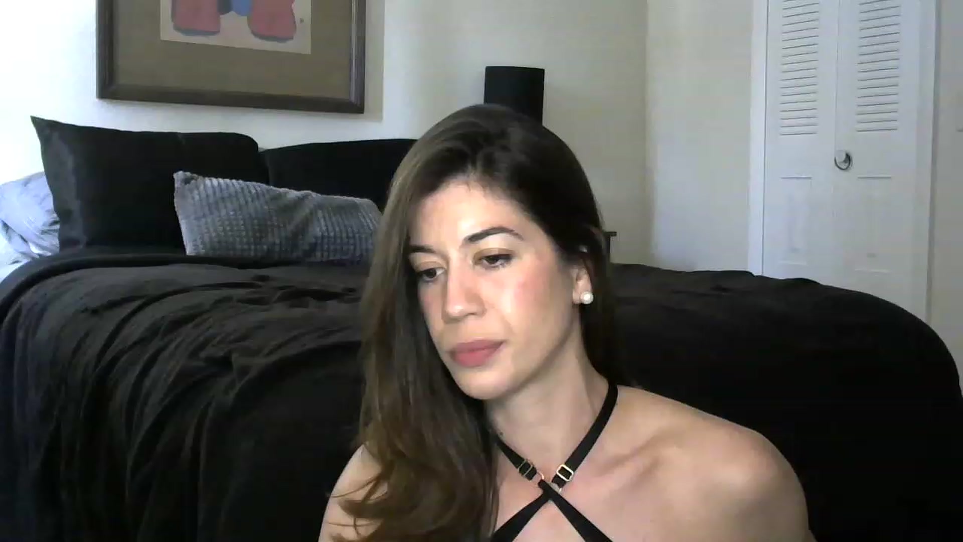 Gallery image thumbnail from ReinaVictoria's myfreecams stream on, 12/12/2022, 16:24 image 15 of 20