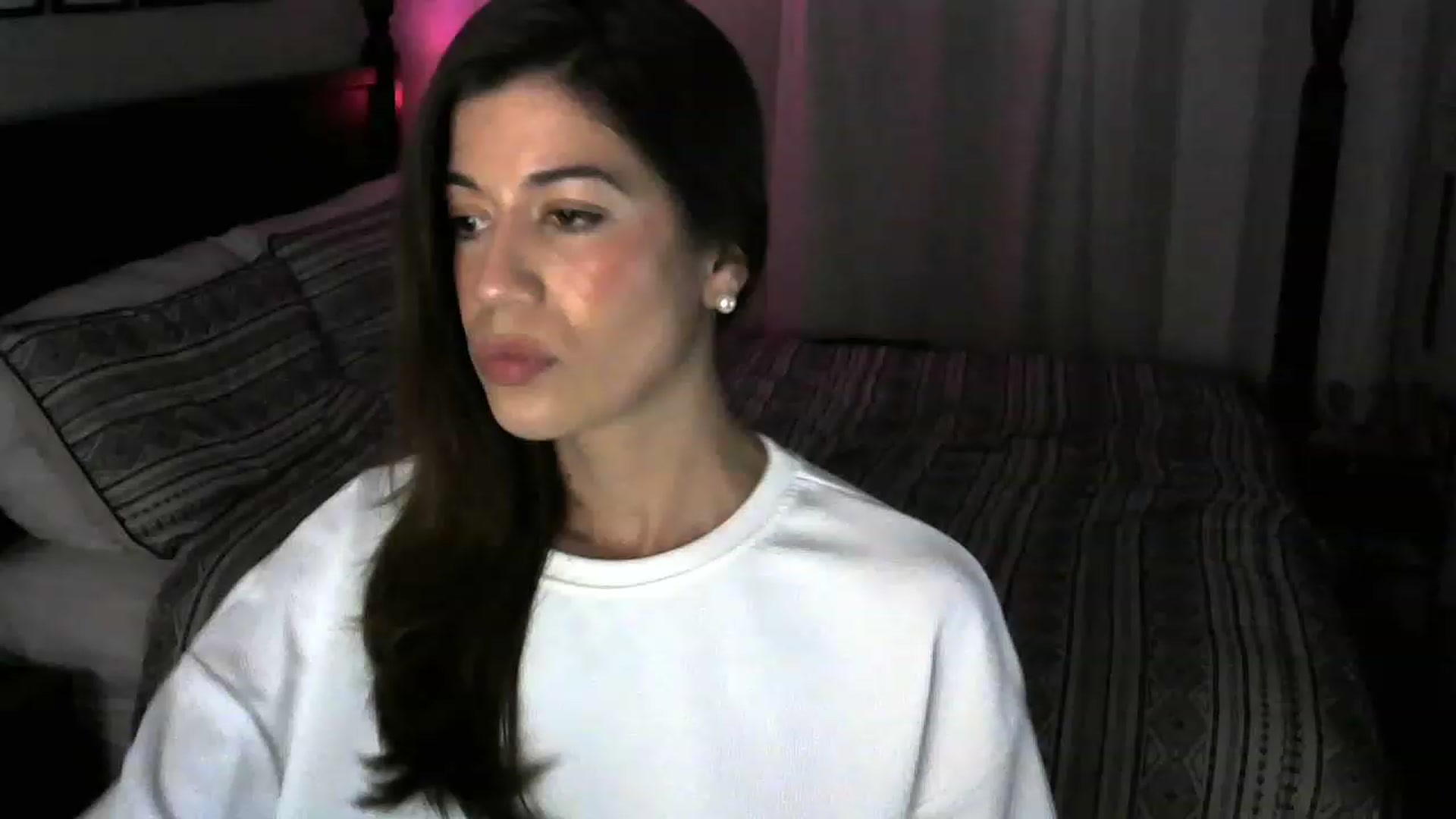 Gallery image thumbnail from ReinaVictoria's myfreecams stream on, 12/14/2022, 23:55 image 8 of 20
