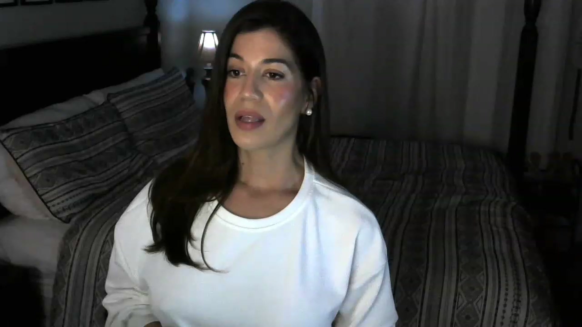 Gallery image thumbnail from ReinaVictoria's myfreecams stream on, 12/14/2022, 23:55 image 6 of 20
