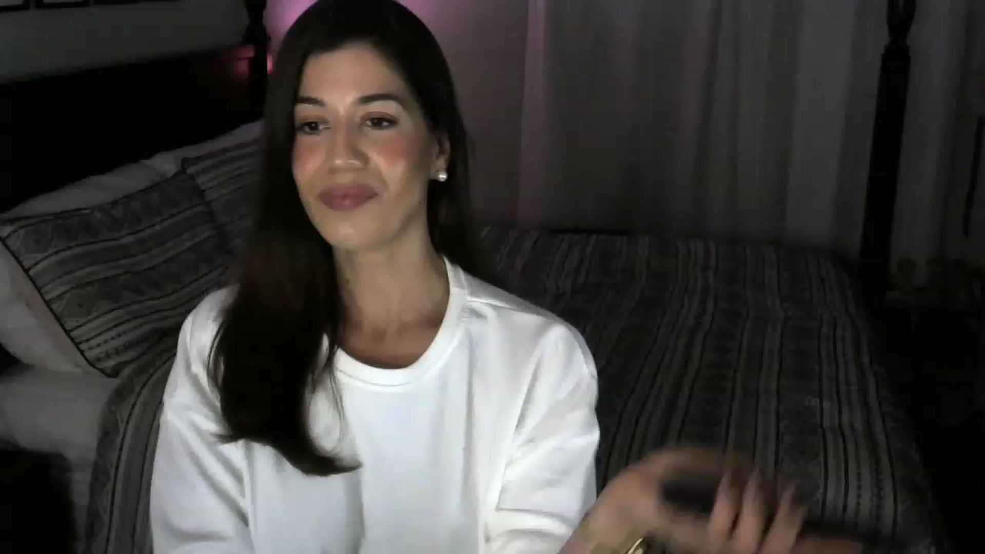 Gallery image thumbnail from ReinaVictoria's myfreecams stream on, 12/14/2022, 23:55 image 13 of 20