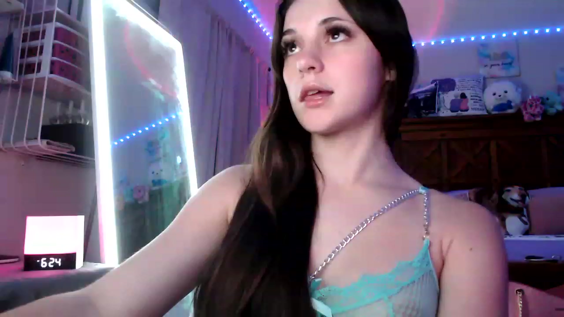 Gallery image thumbnail from Reinaleaks's myfreecams stream on, 05/02/2023, 04:24 image 20 of 20