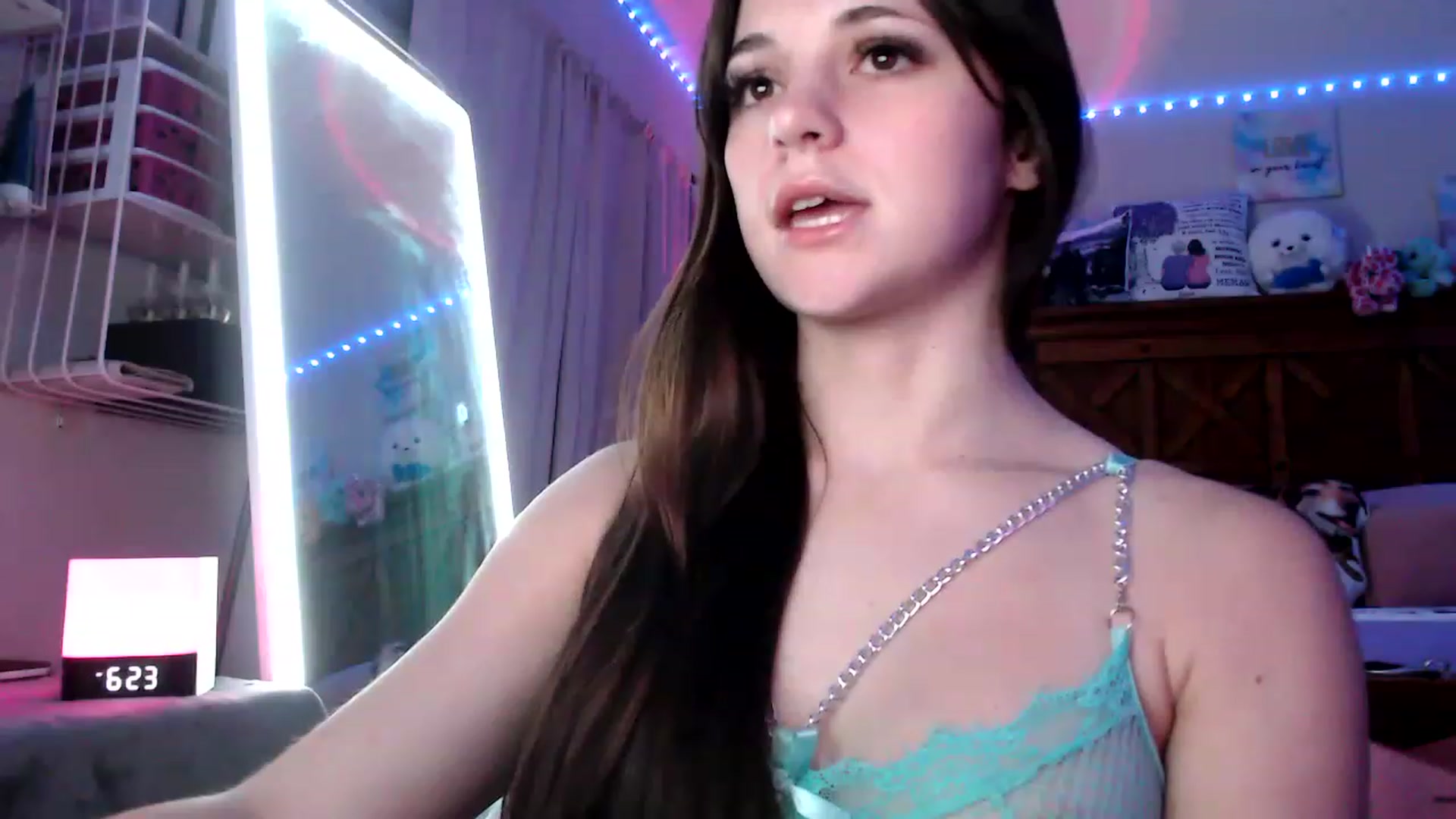 Gallery image thumbnail from Reinaleaks's myfreecams stream on, 05/02/2023, 04:24 image 19 of 20