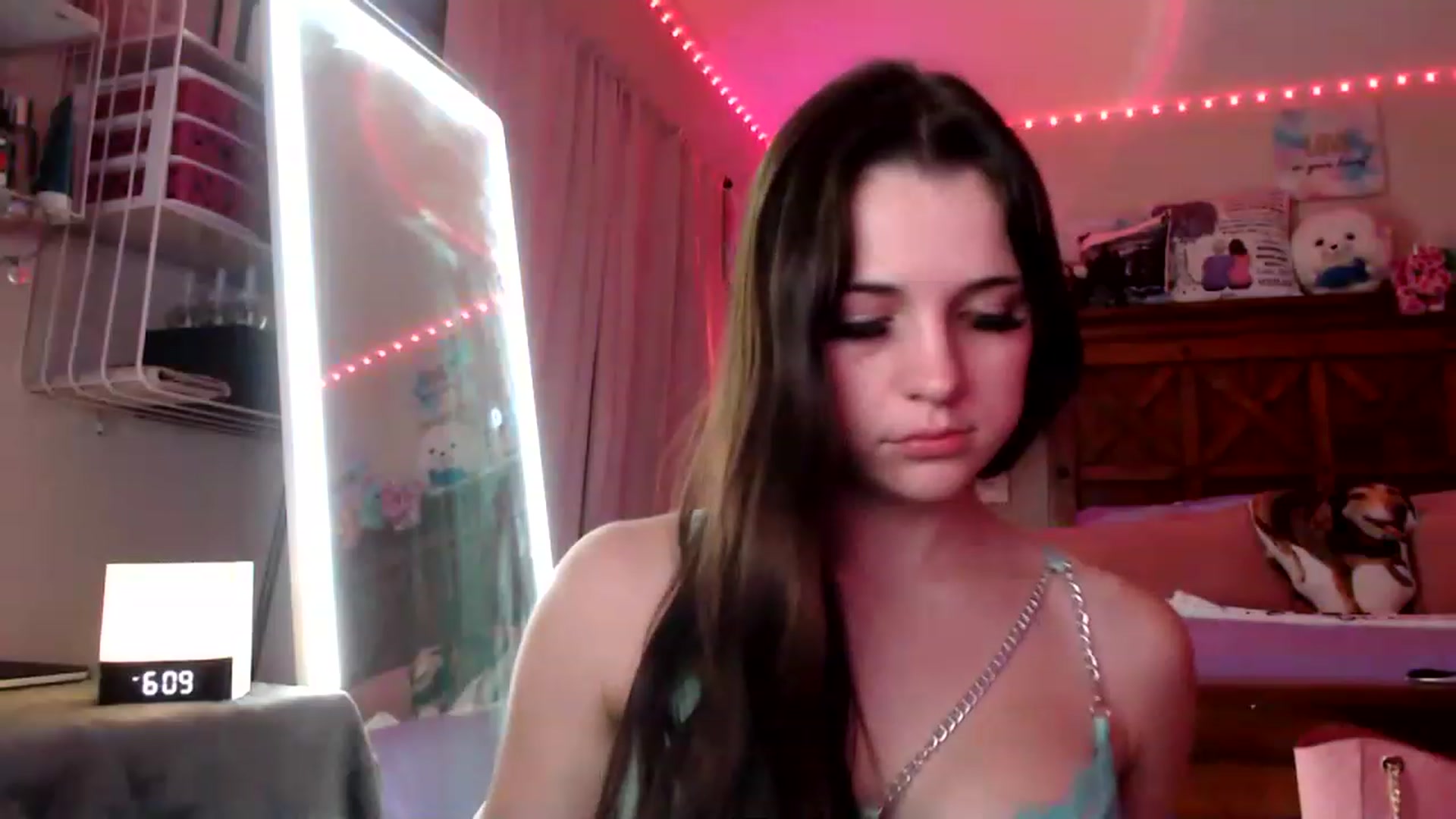 Gallery image thumbnail from Reinaleaks's myfreecams stream on, 05/02/2023, 04:24 image 8 of 20