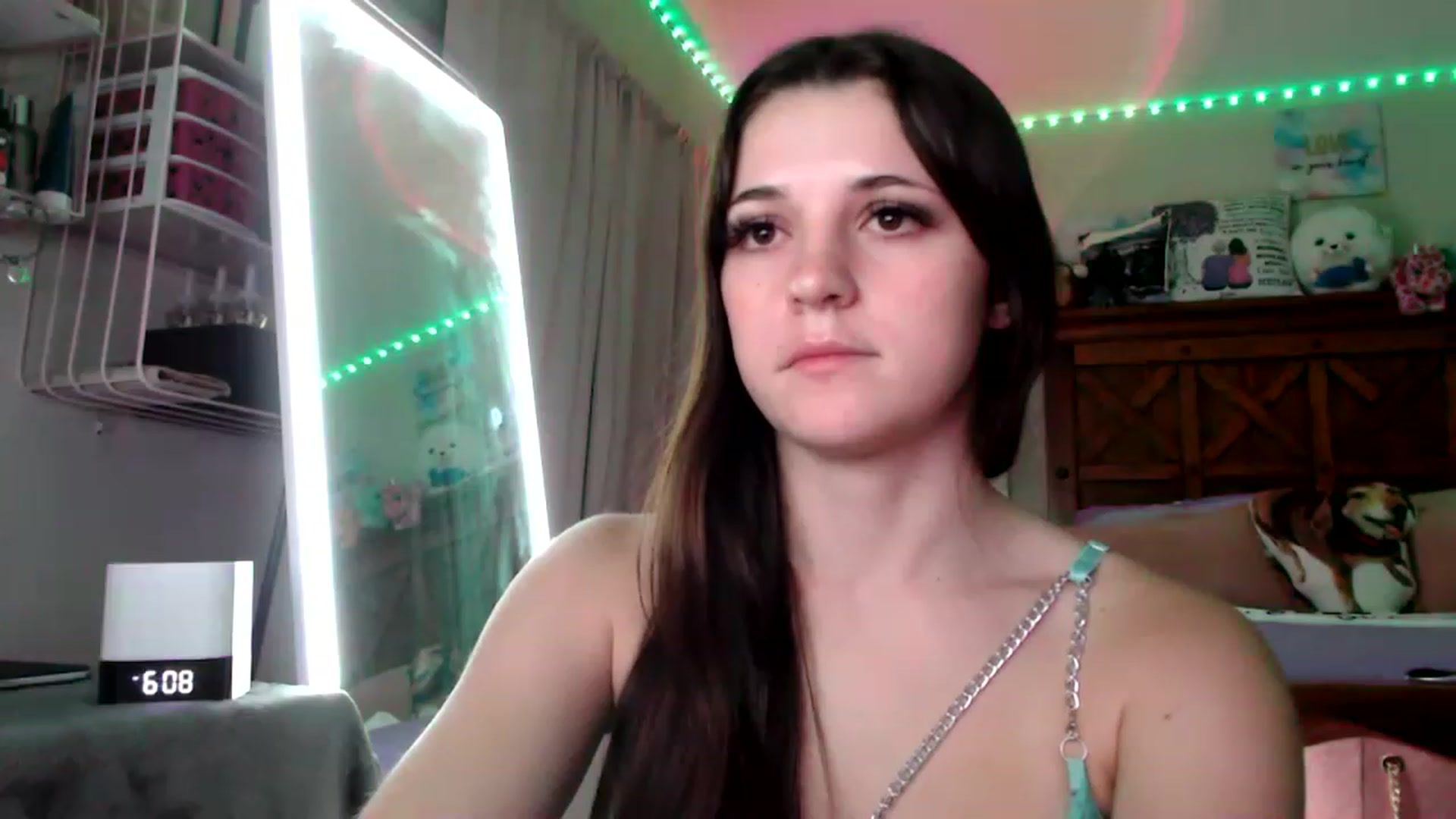 Gallery image thumbnail from Reinaleaks's myfreecams stream on, 05/02/2023, 04:24 image 7 of 20
