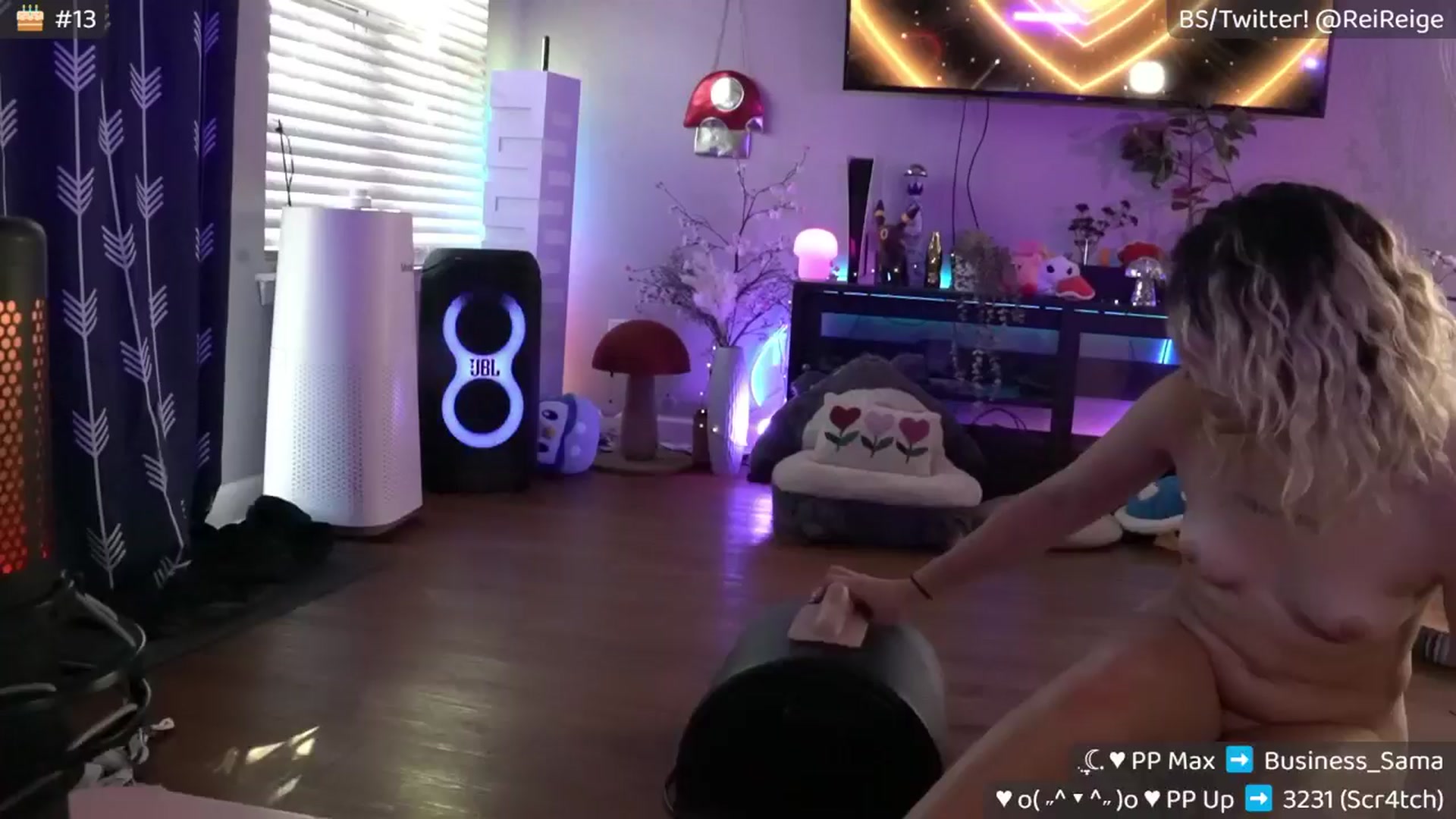 Gallery image thumbnail from Reive's myfreecams stream on, 11/22/2025, 16:46 image 13 of 20
