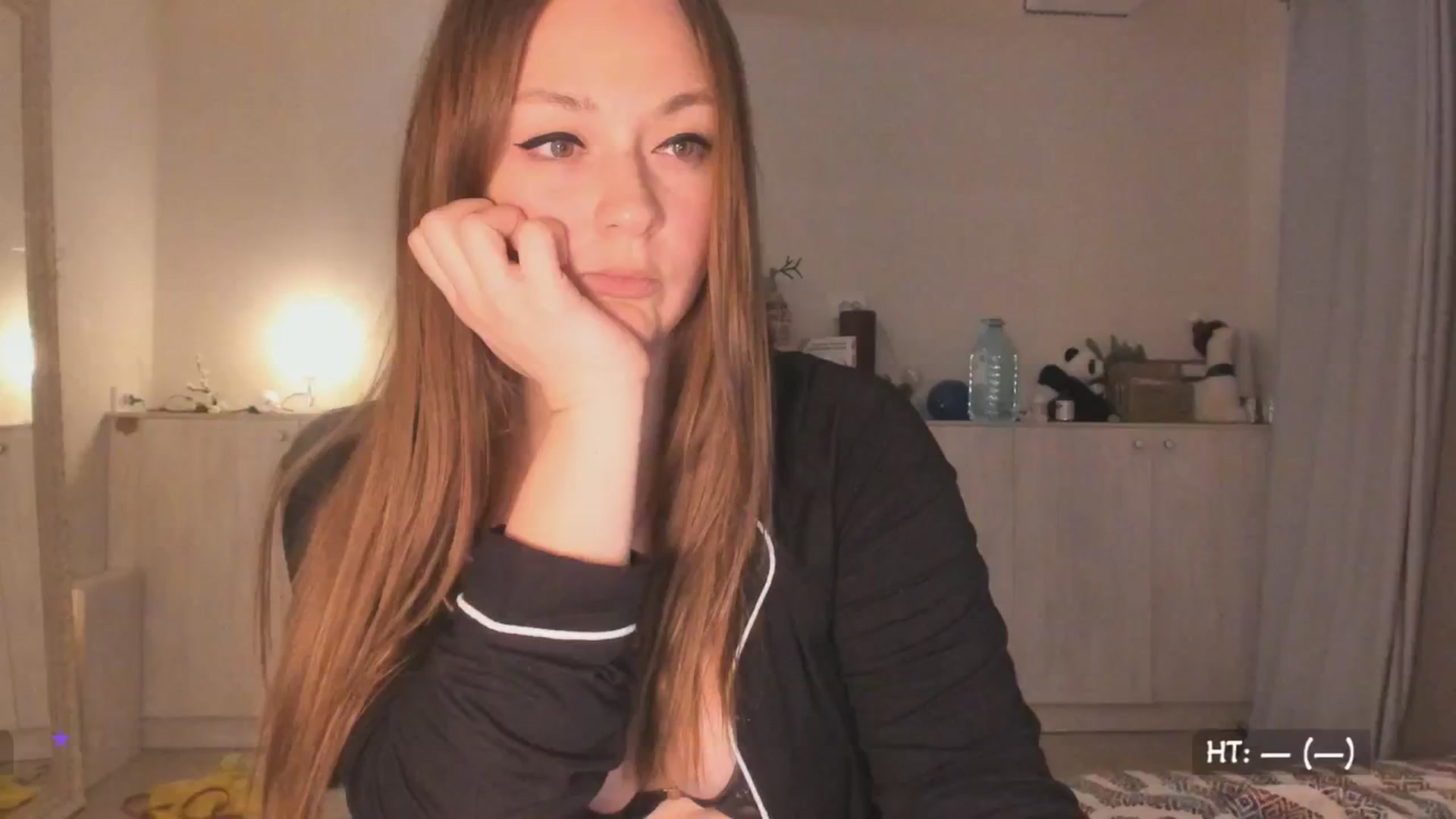 Gallery image thumbnail from Relax_'s myfreecams stream on, 03/10/2025, 24:02 image 13 of 20
