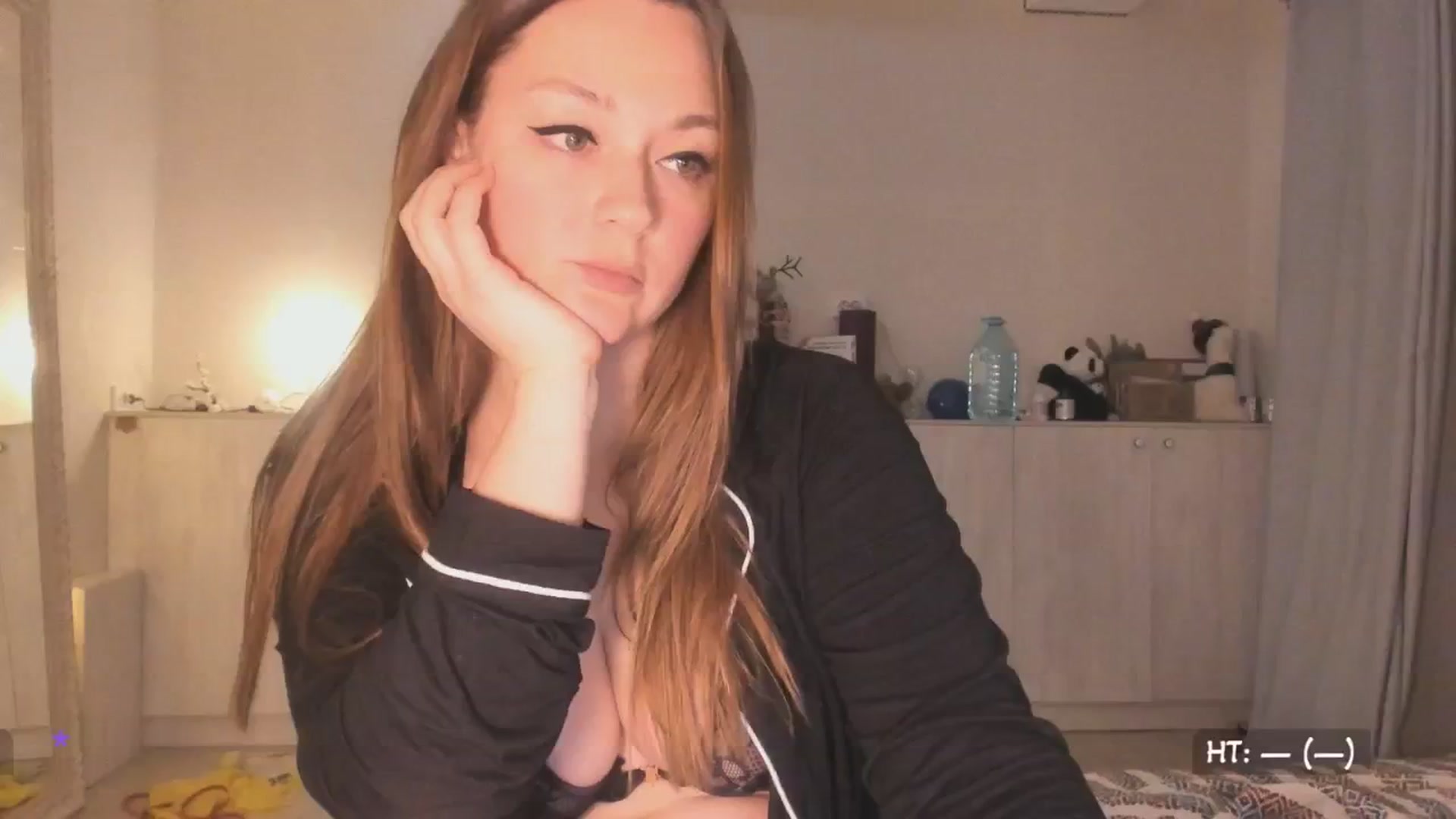 Gallery image thumbnail from Relax_'s myfreecams stream on, 03/10/2025, 24:02 image 12 of 20