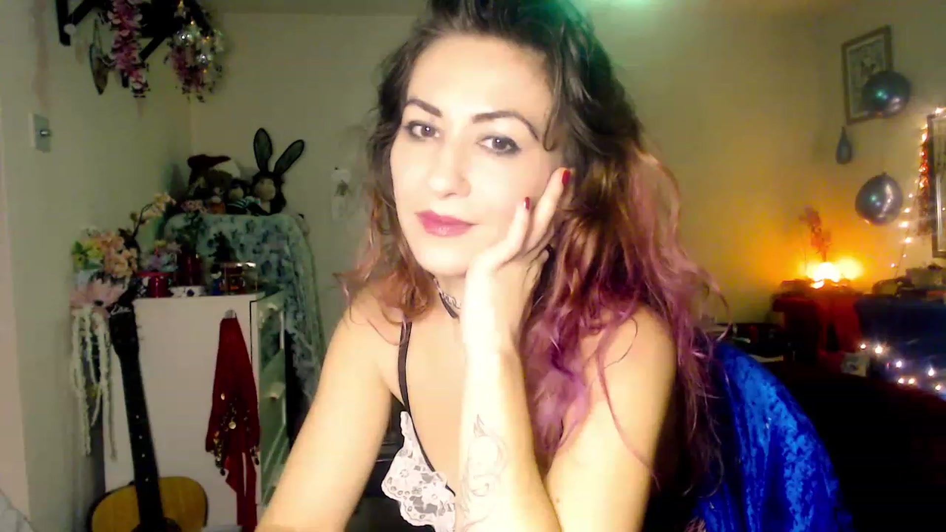 Gallery image thumbnail from RememberMeDee's myfreecams stream on, 01/03/2023, 11:30 image 8 of 20