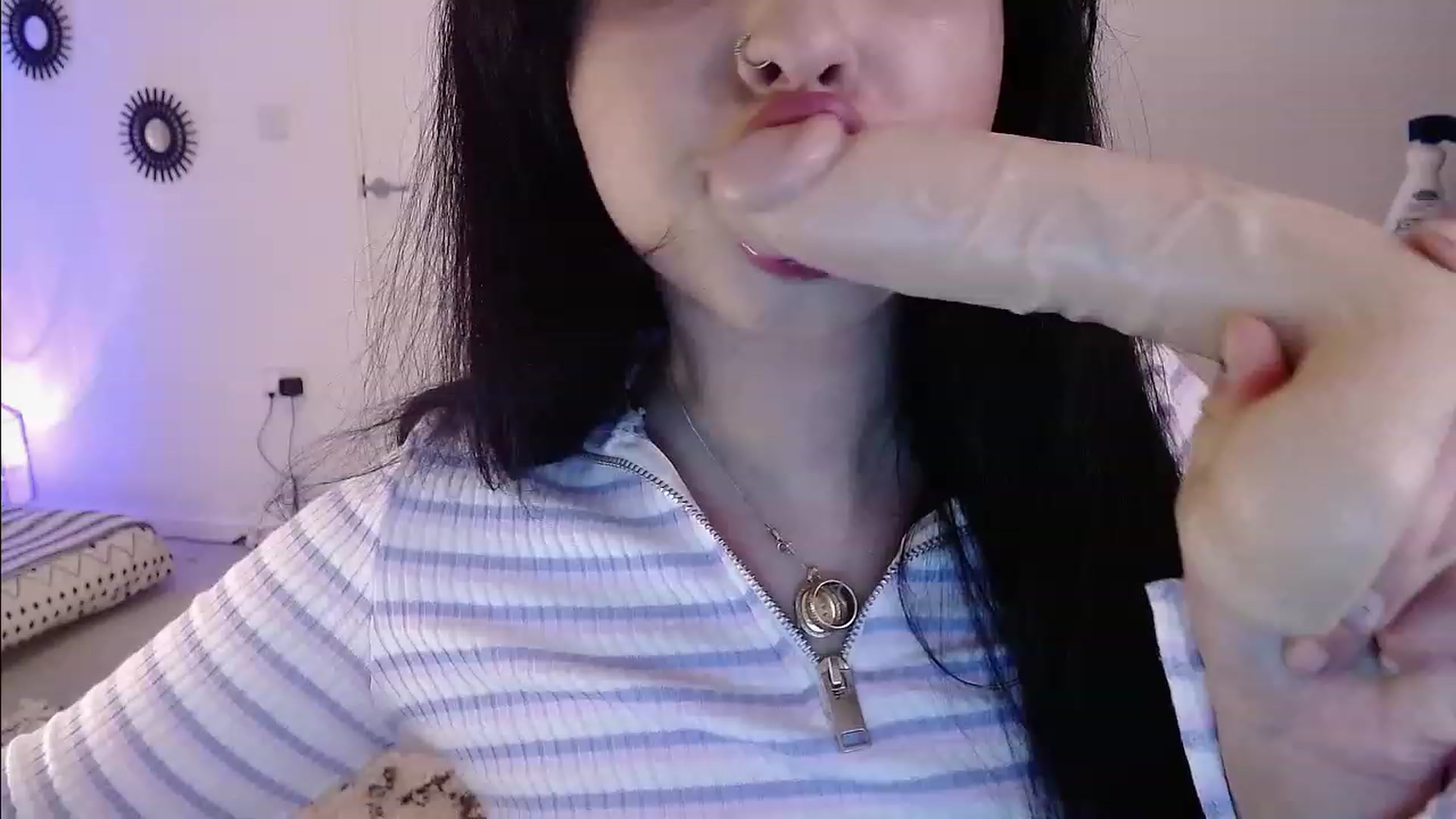 Gallery image thumbnail from Remi_ivy's myfreecams stream on, 04/16/2023, 20:51 image 10 of 20