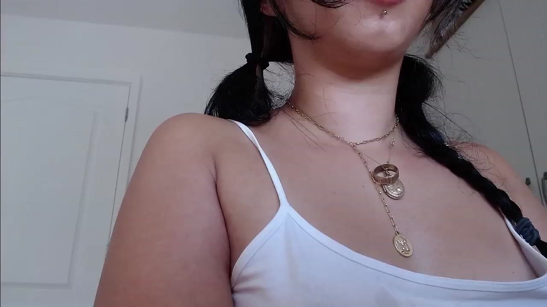 Gallery image thumbnail from Remi_ivy's myfreecams stream on, 09/07/2023, 13:35 image 16 of 20