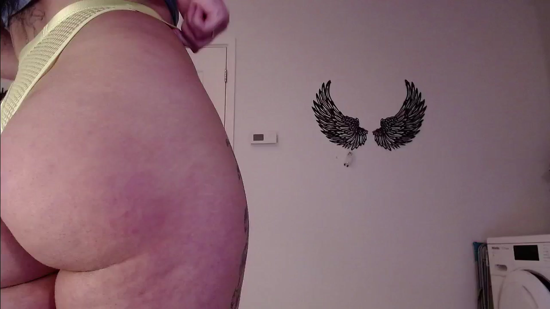 Gallery image thumbnail from Remi_ivy's myfreecams stream on, 05/05/2024, 20:45 image 11 of 20