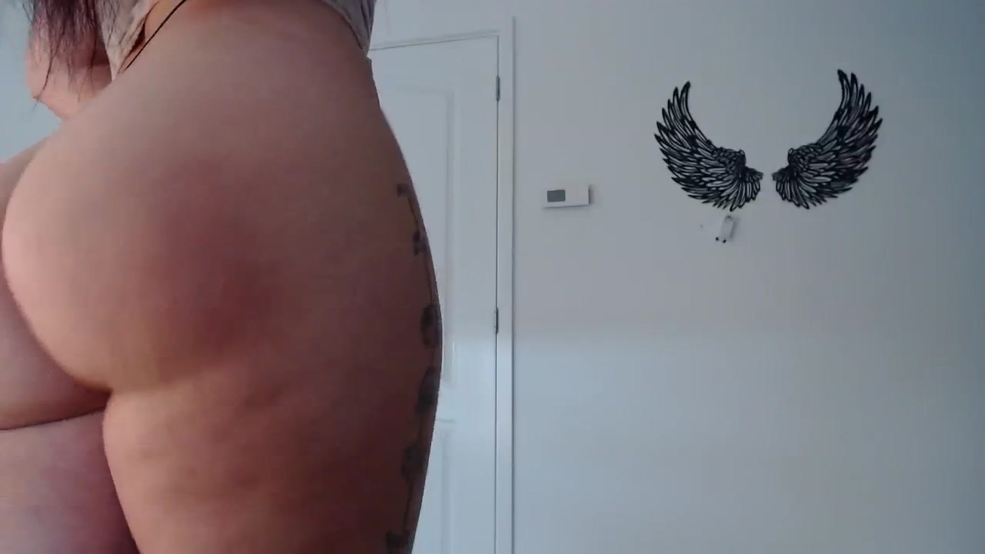 Gallery image thumbnail from Remi_ivy's myfreecams stream on, 12/09/2024, 12:57 image 14 of 20
