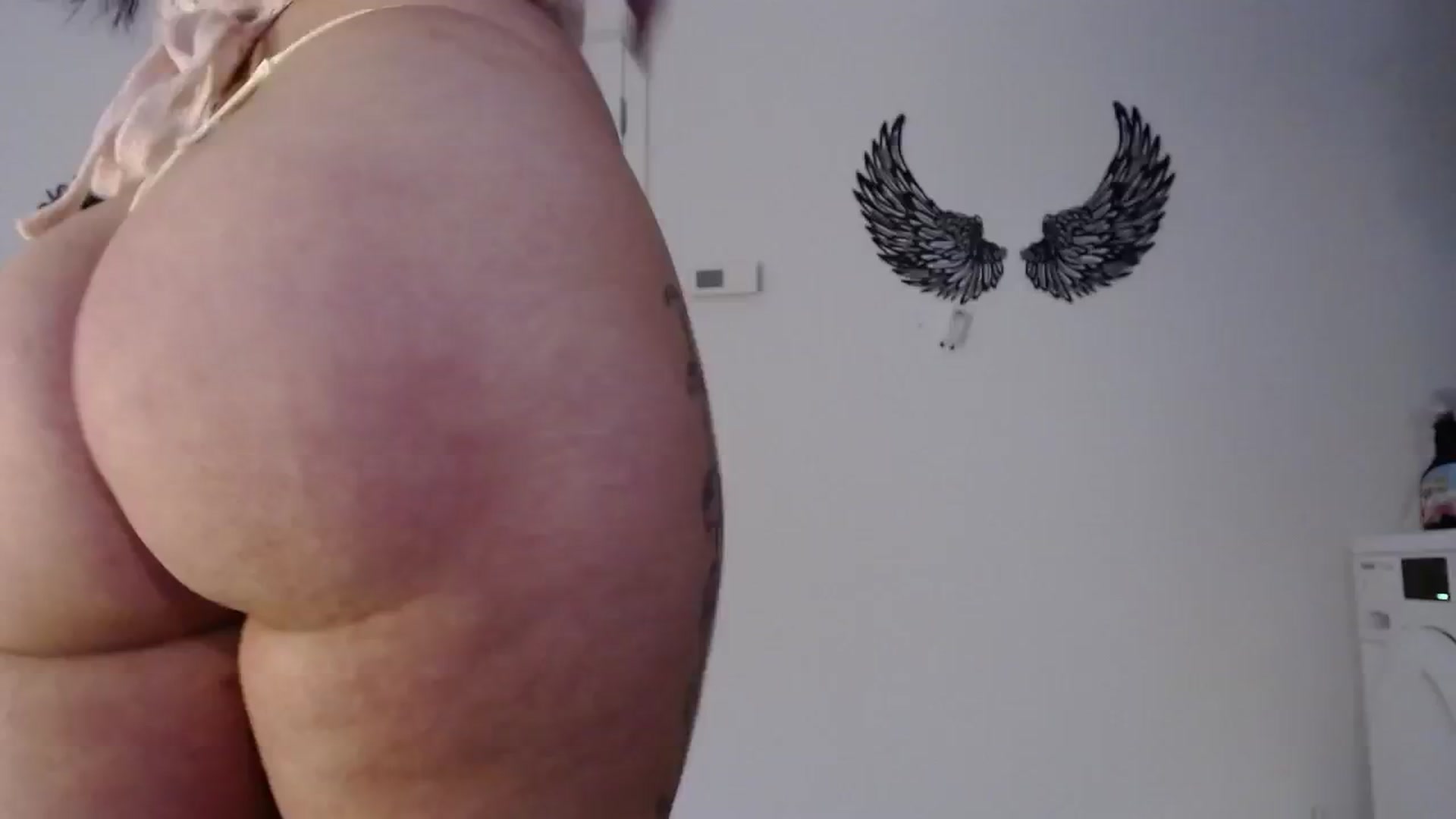 Gallery image thumbnail from Remi_ivy's myfreecams stream on, 12/23/2024, 14:25 image 3 of 20