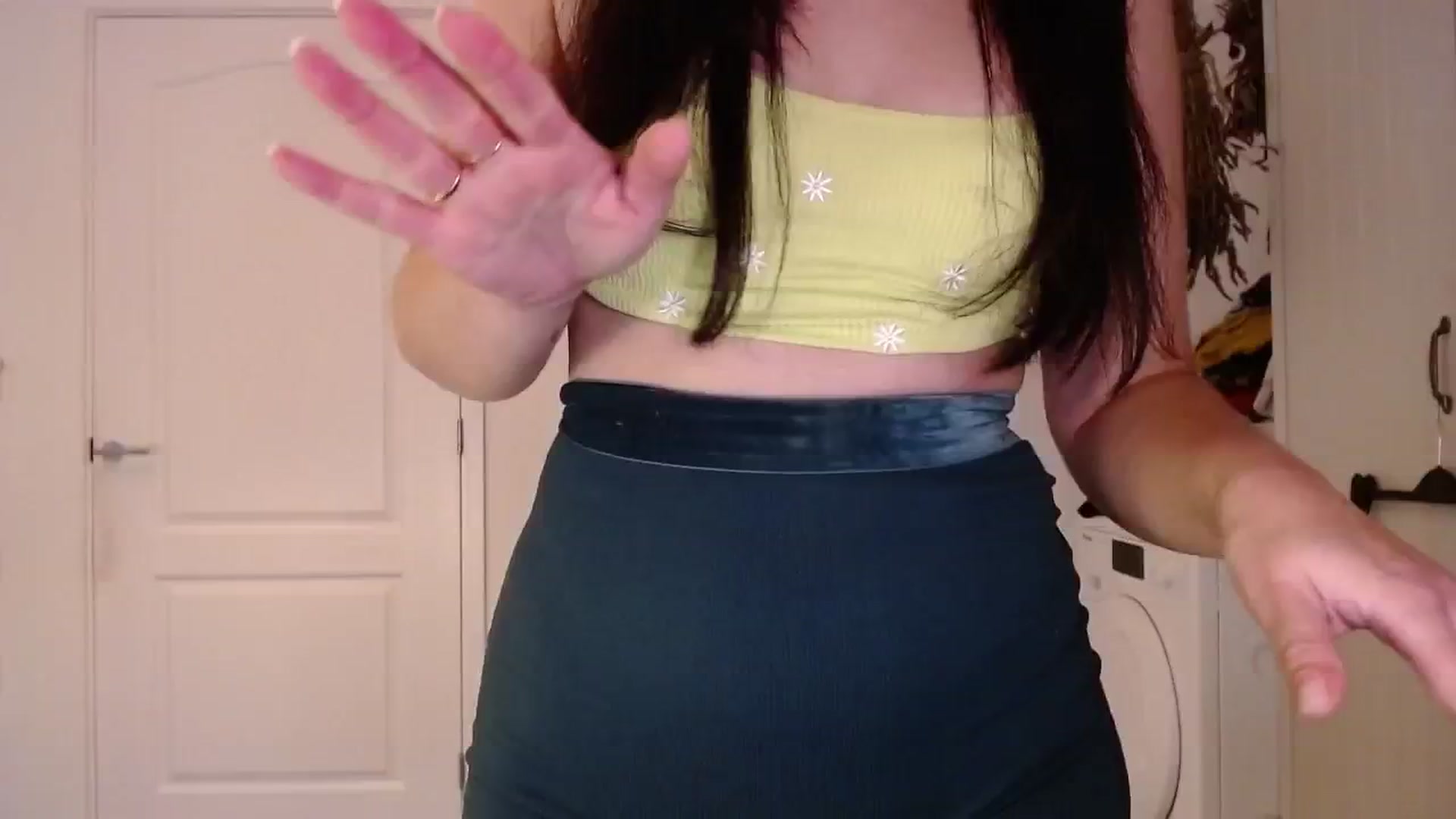 Gallery image thumbnail from Remi_ivy's myfreecams stream on, 12/31/2024, 14:43 image 15 of 20