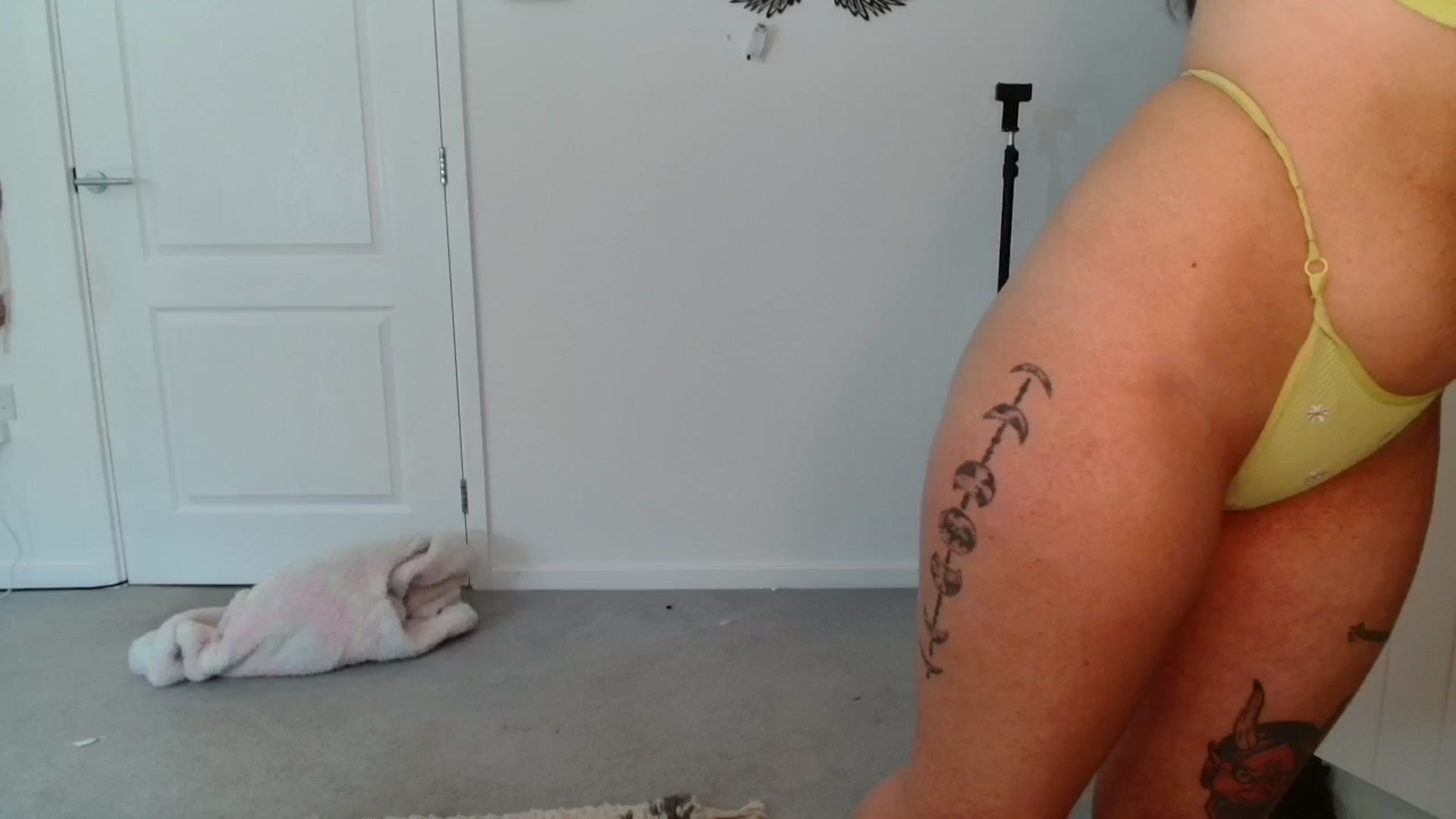 Gallery image thumbnail from Remi_ivy's myfreecams stream on, 06/16/2025, 13:33 image 18 of 20