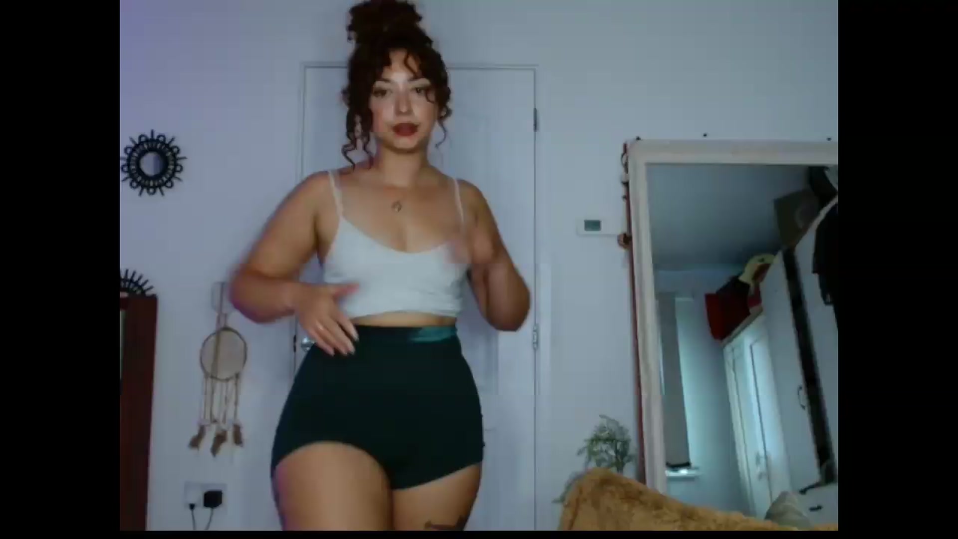 Gallery image thumbnail from Remi_ivy's myfreecams stream on, 07/05/2026, 19:41 image 16 of 20