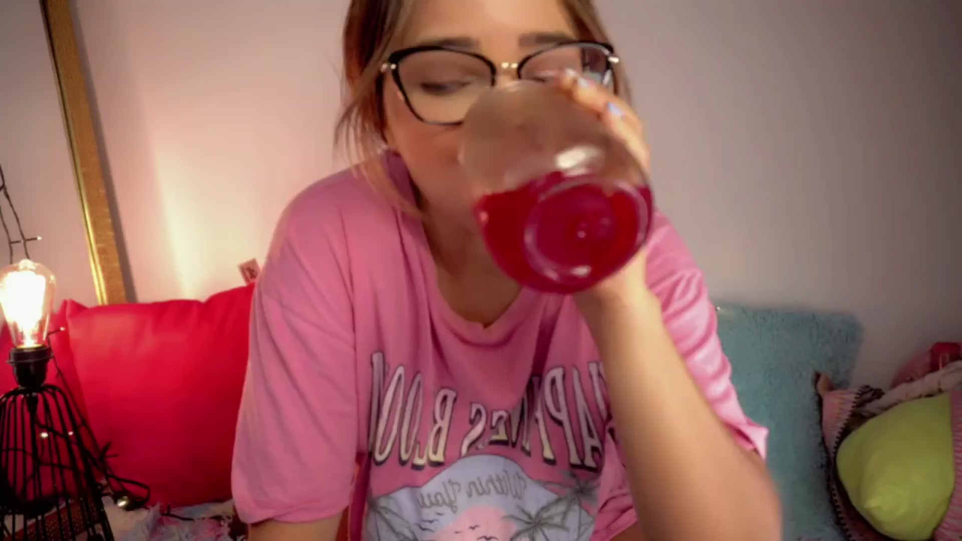 Gallery image thumbnail from RenataFih0or_'s myfreecams stream on, 03/31/2024, 20:07 image 3 of 20