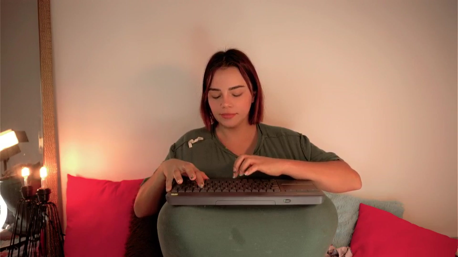 Gallery image thumbnail from RenataFih0or_'s myfreecams stream on, 07/09/2024, 17:07 image 16 of 20