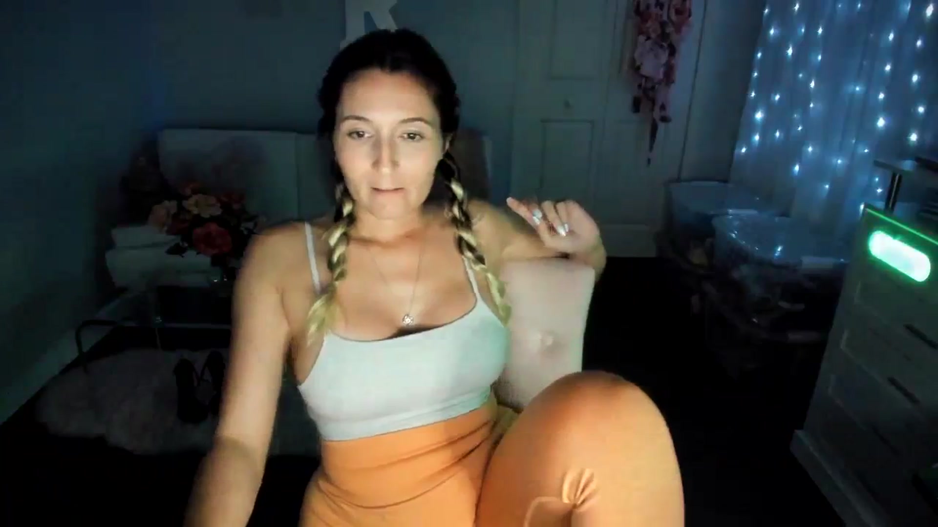 Gallery image thumbnail from RennadelRyder's myfreecams stream on, 03/13/2024, 03:29 image 10 of 20